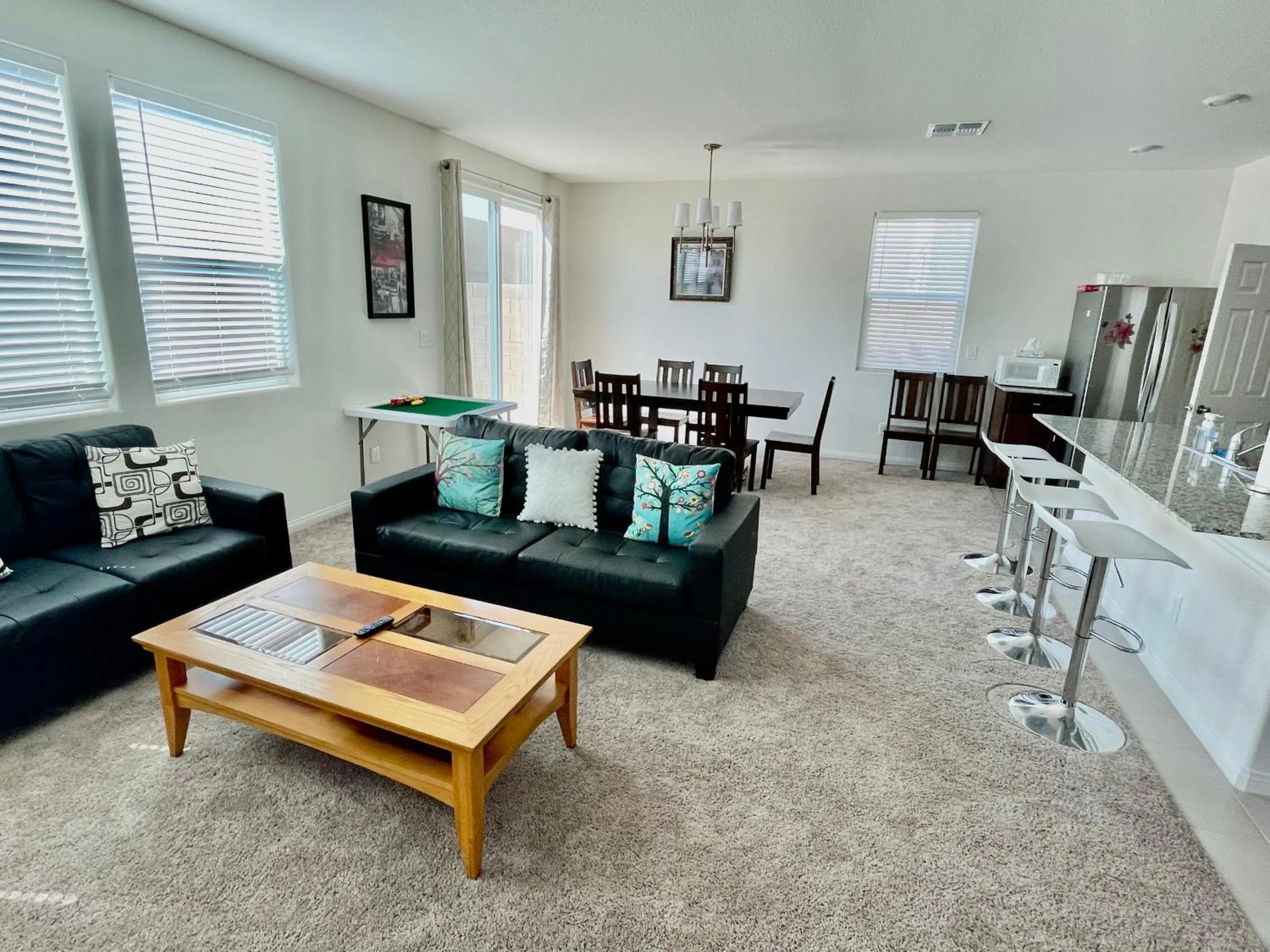 Living room in Spacious House, 5 bedrooms, Sleeps 12, Near Las Vegas Strip and Airport