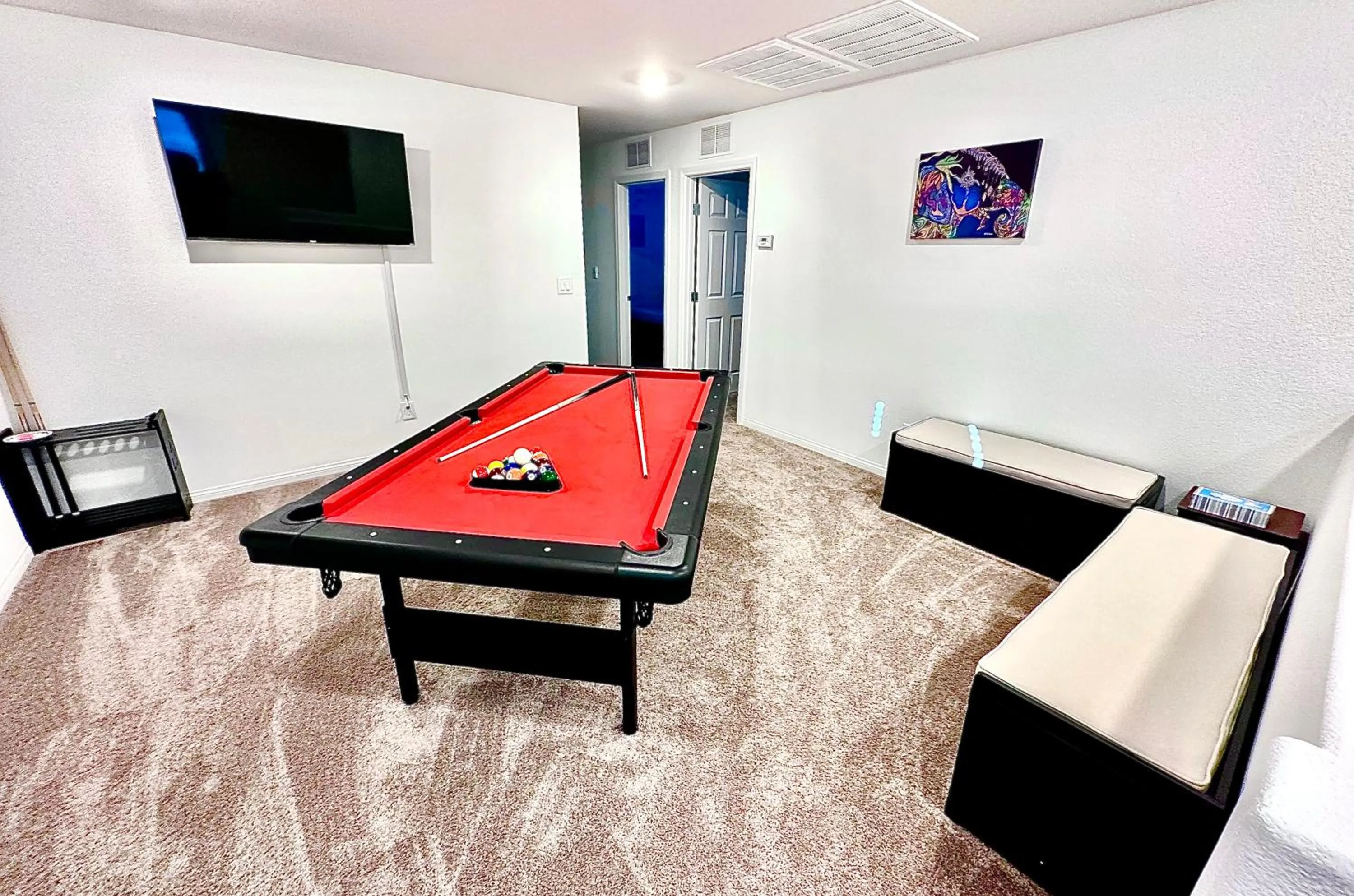 Communal lounge/ TV room in Spacious House, 5 bedrooms, Sleeps 12, Near Las Vegas Strip and Airport