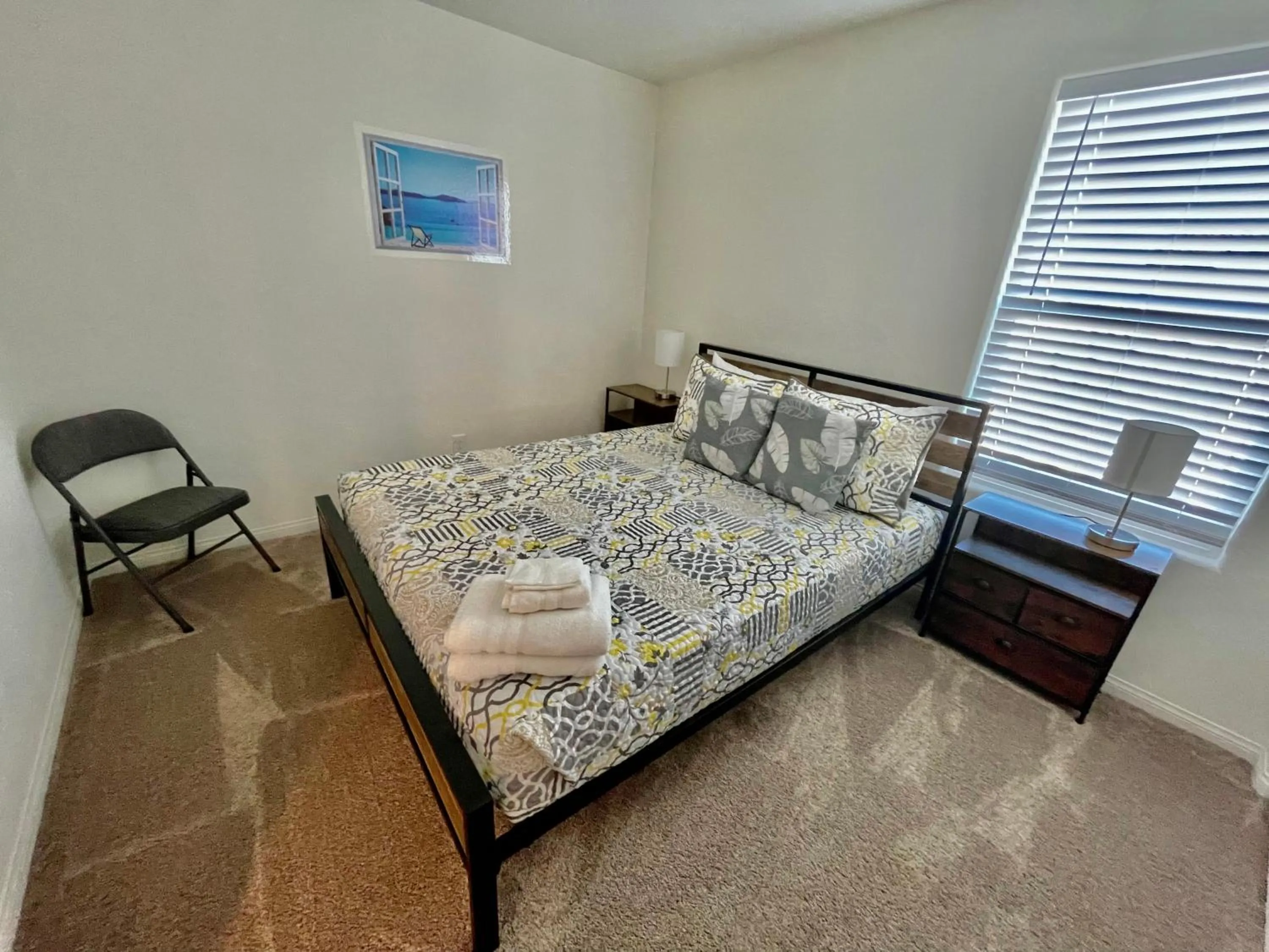 Bed in Spacious House, 5 bedrooms, Sleeps 12, Near Las Vegas Strip and Airport