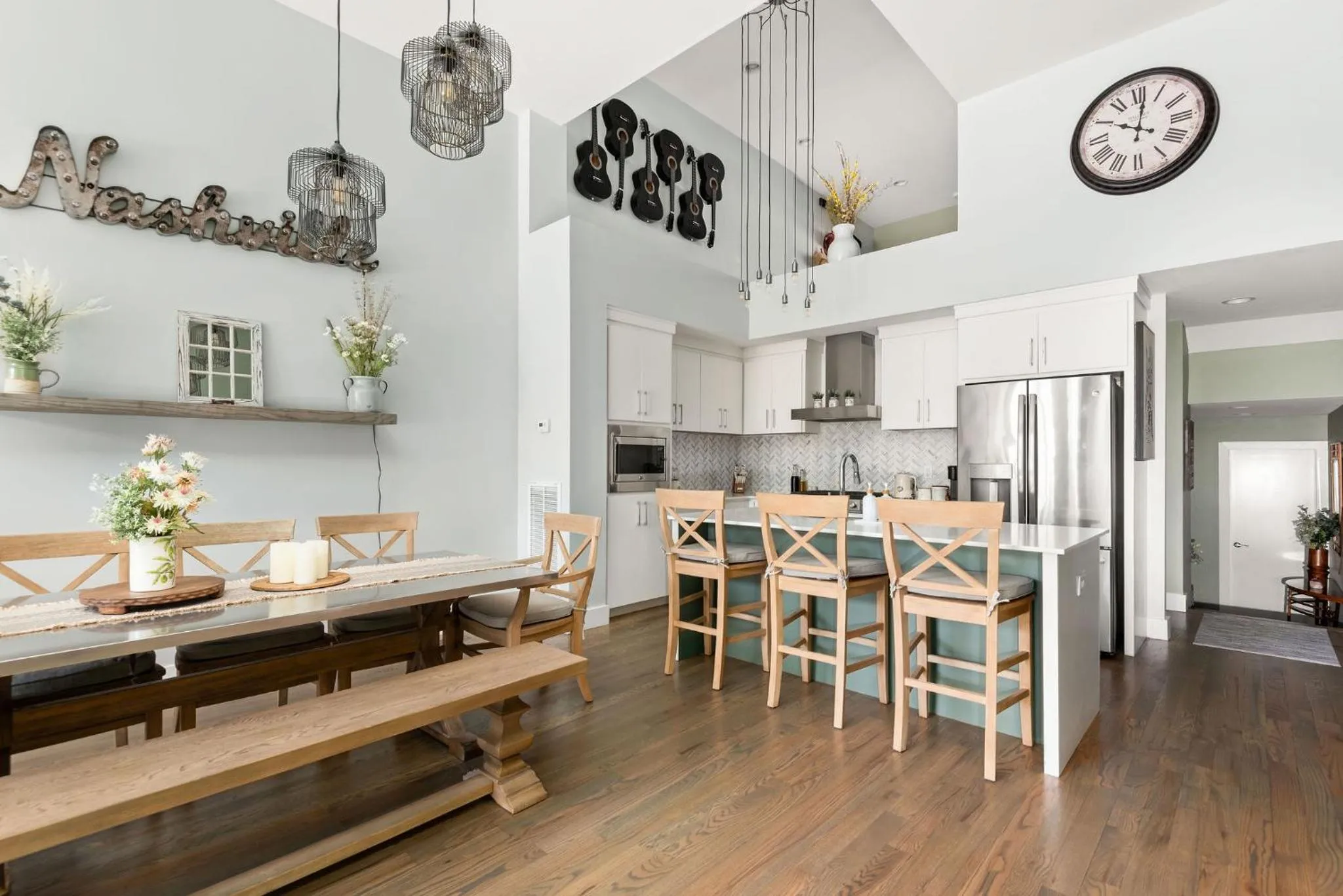 FarmHouse Vibe on Centennial w garage and billiards