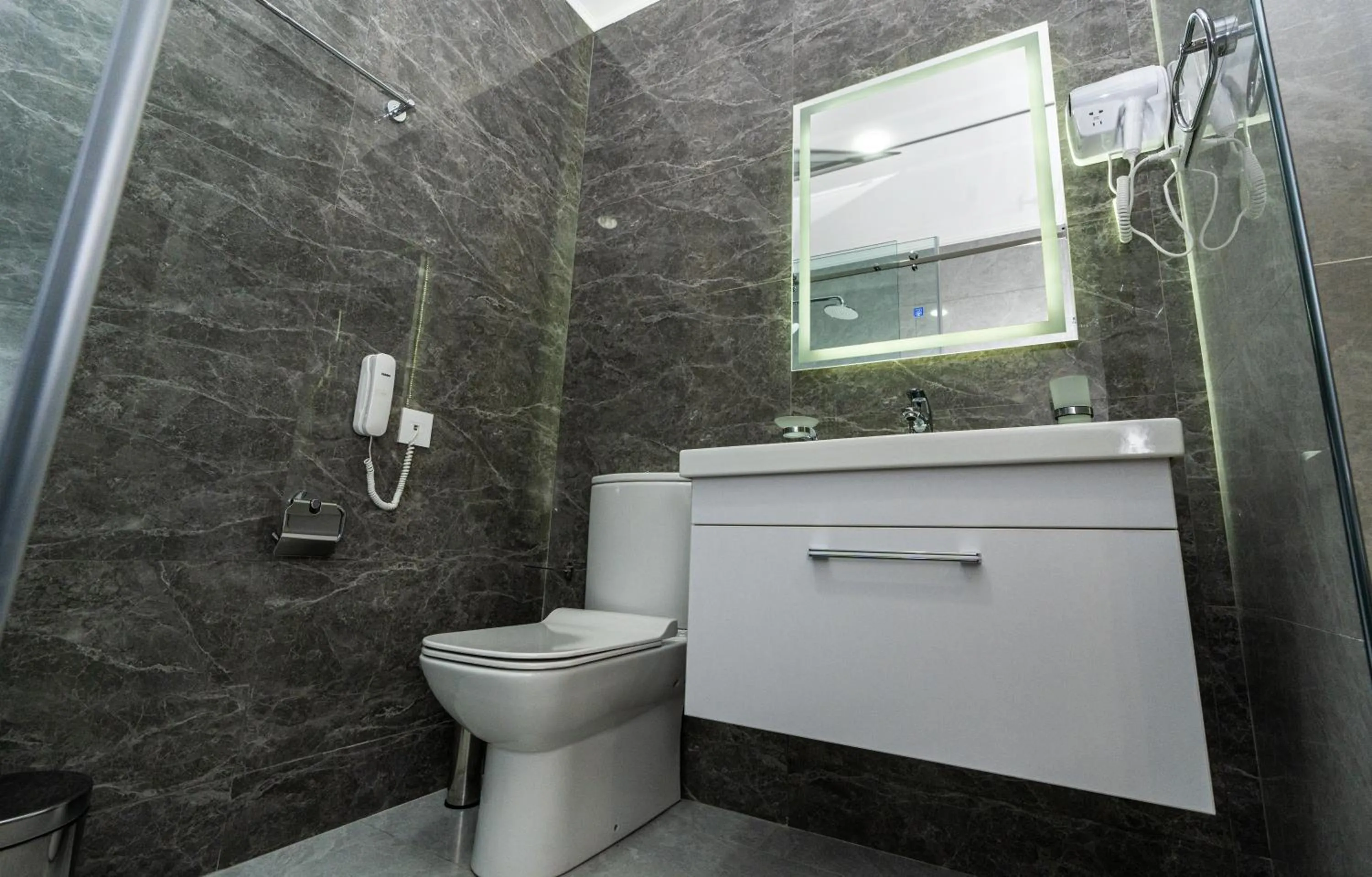 Shower in Garnet Mir Hotel