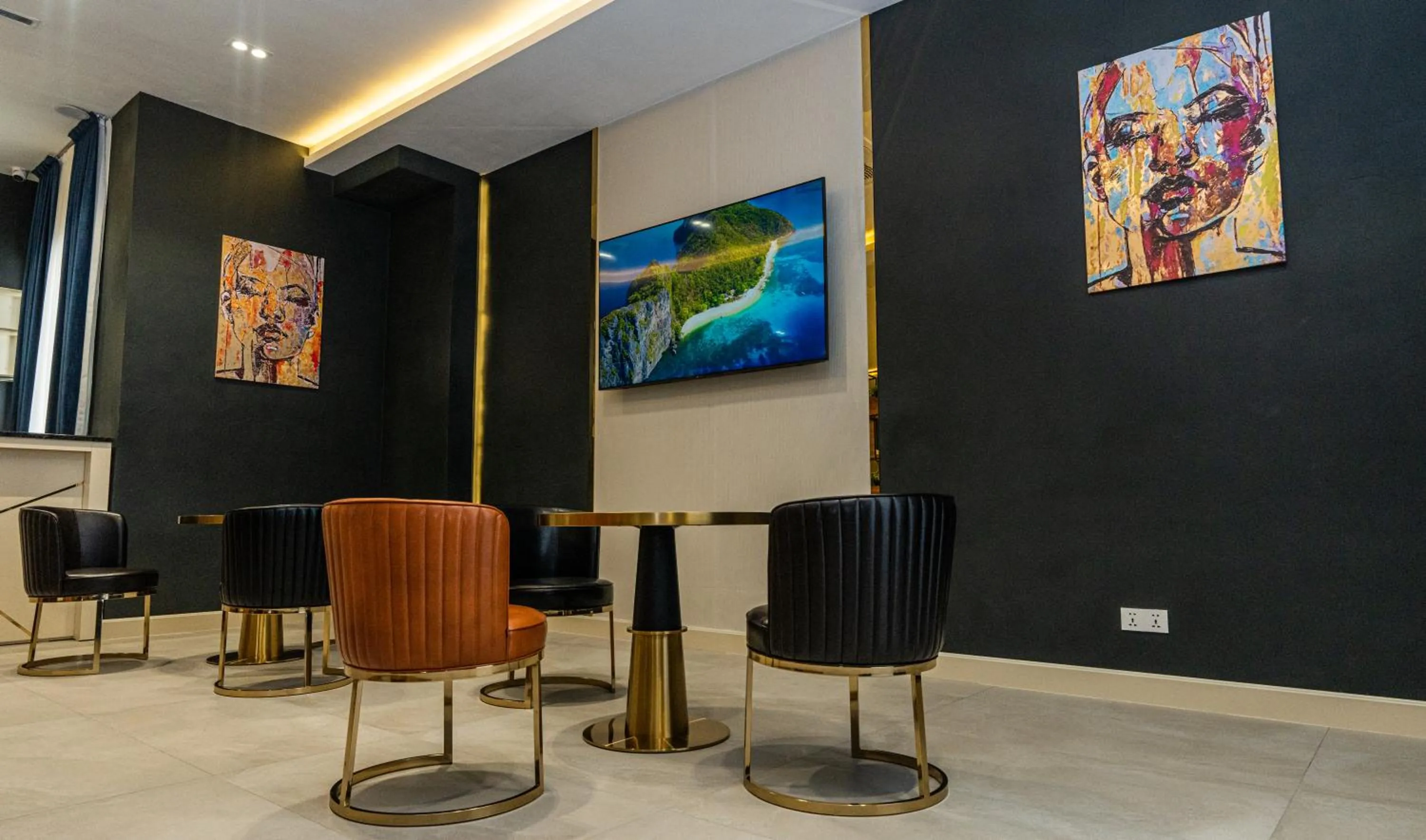 TV and multimedia in Garnet Mir Hotel