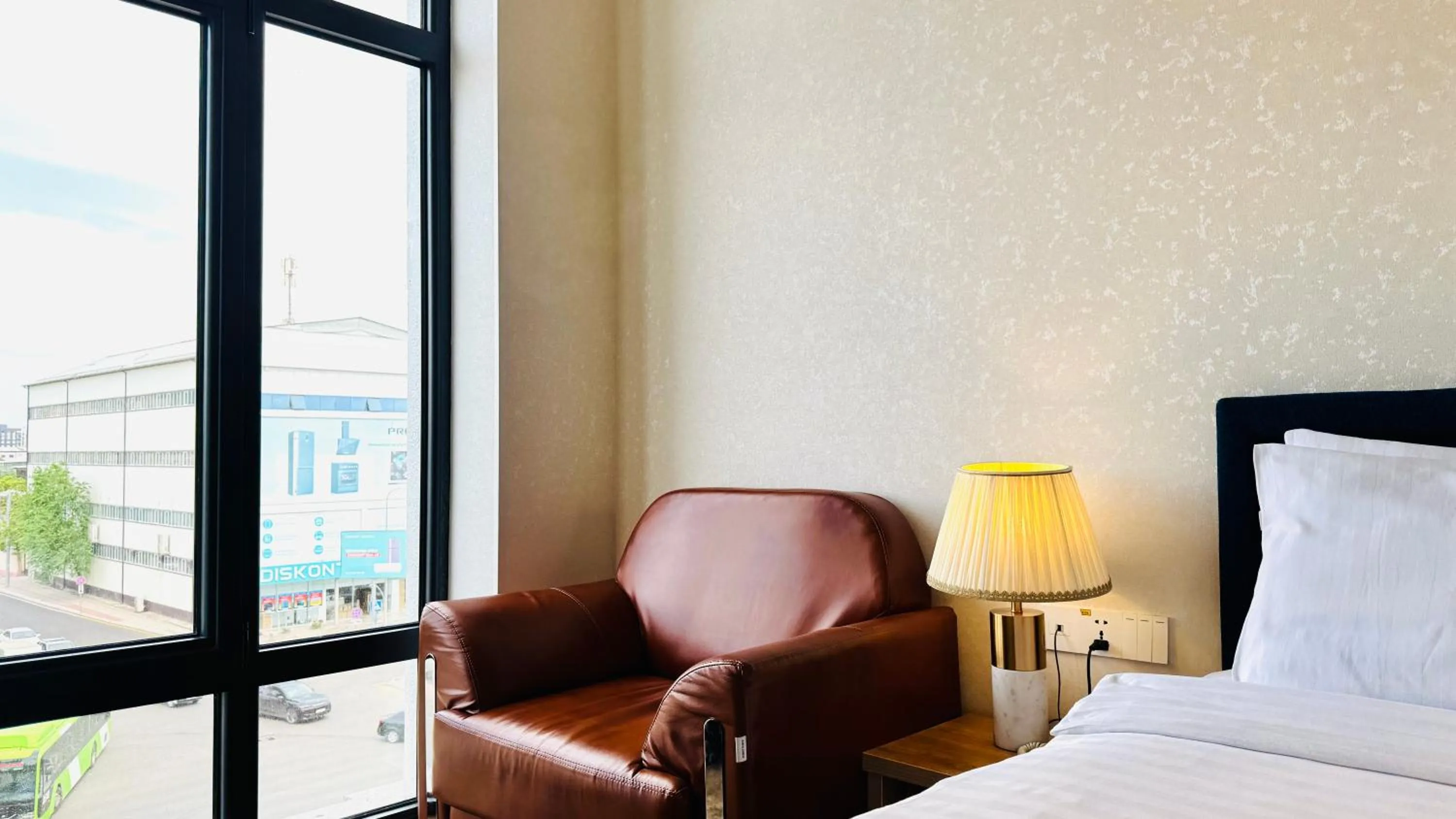 Bed in Garnet Mir Hotel