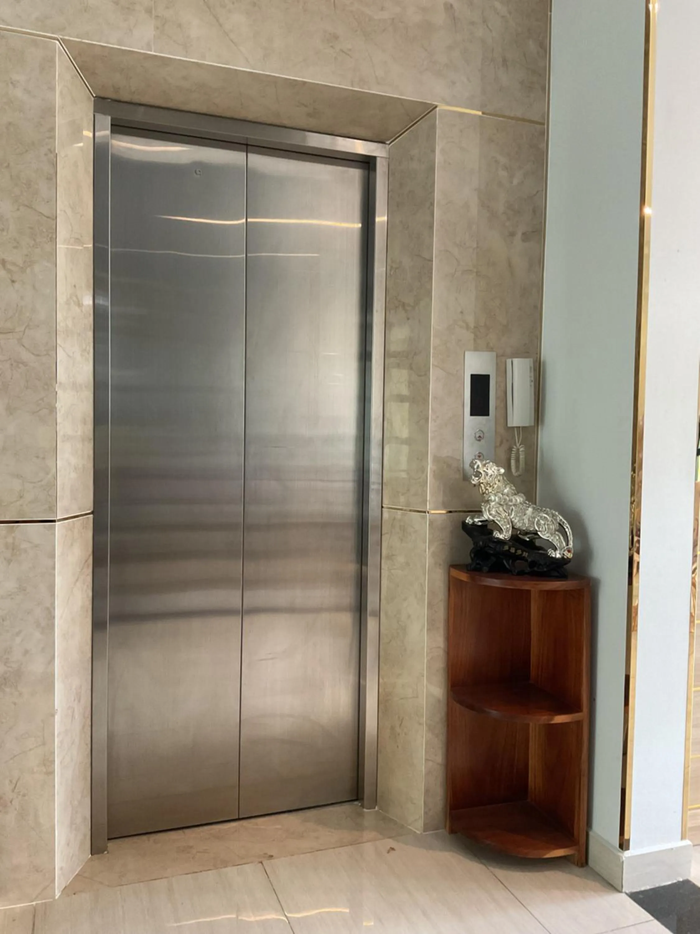 elevator in Green Inn Phu Quoc Hotel