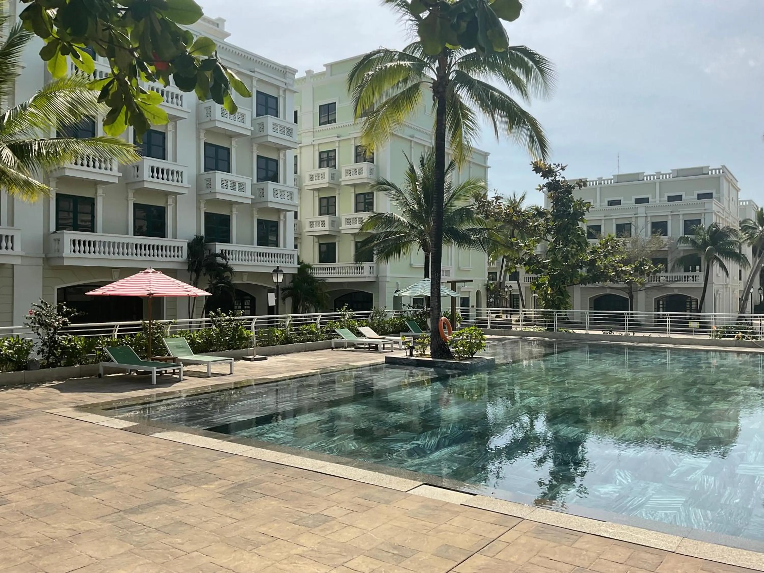 Swimming pool in Green Inn Phu Quoc Hotel