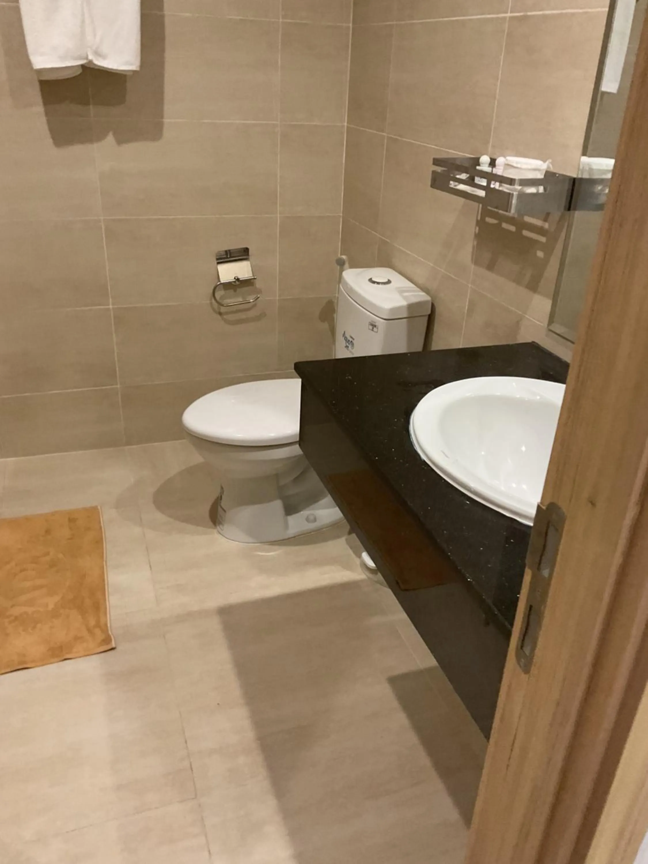 Toilet in Green Inn Phu Quoc Hotel