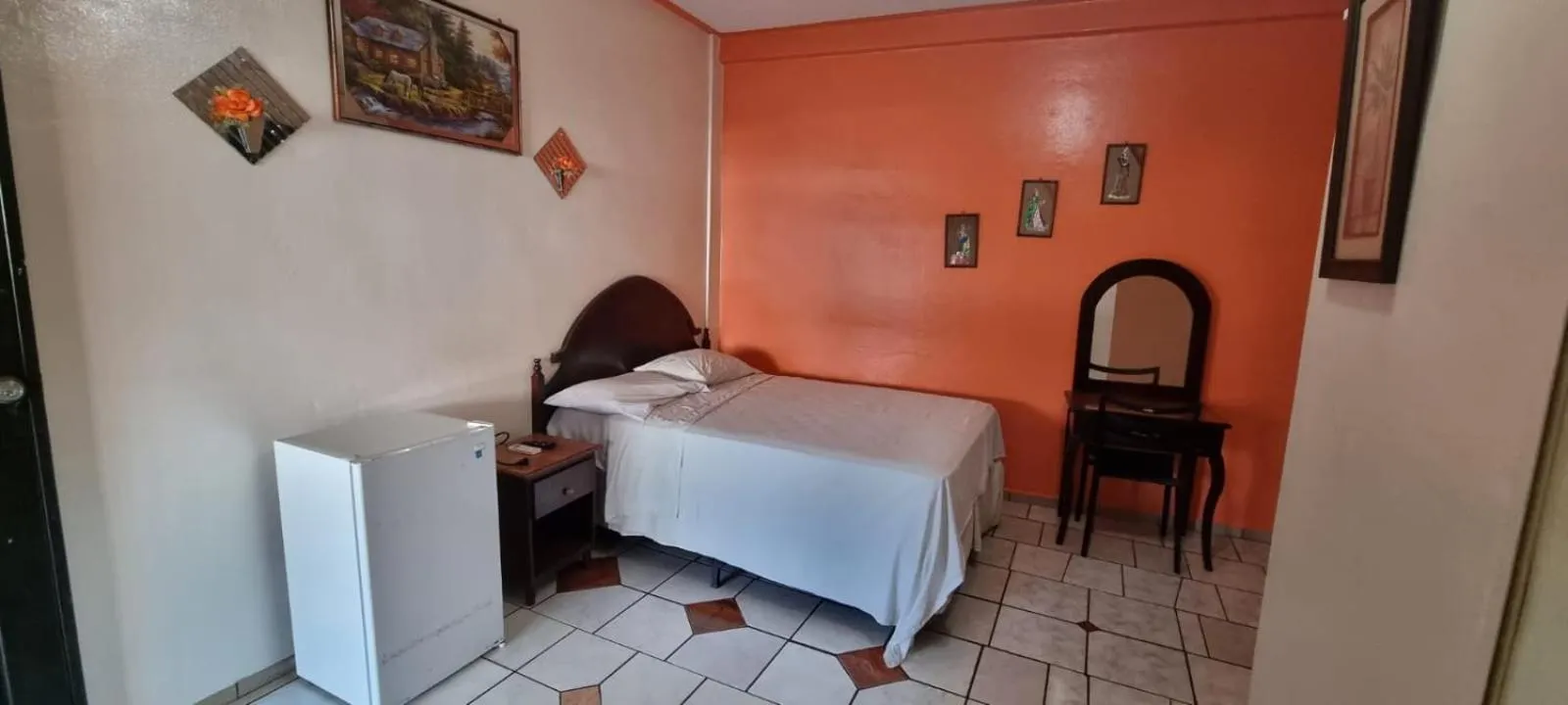 Photo of the whole room, Bed in Hotel Los Andes Tegucigalpa