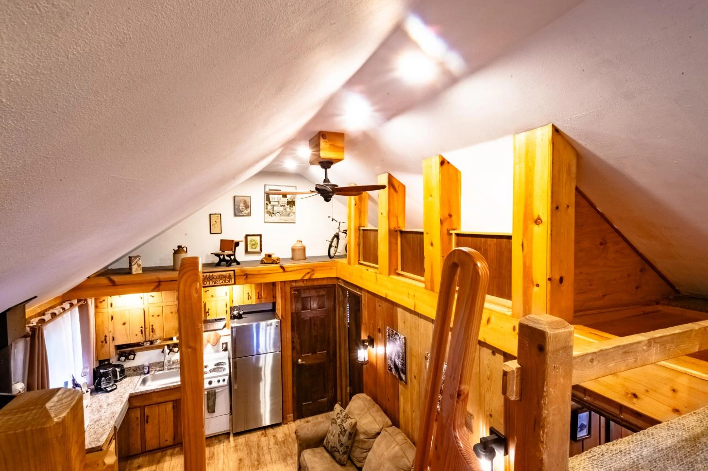 Living room in Alpen Way Chalet Mountain Lodge