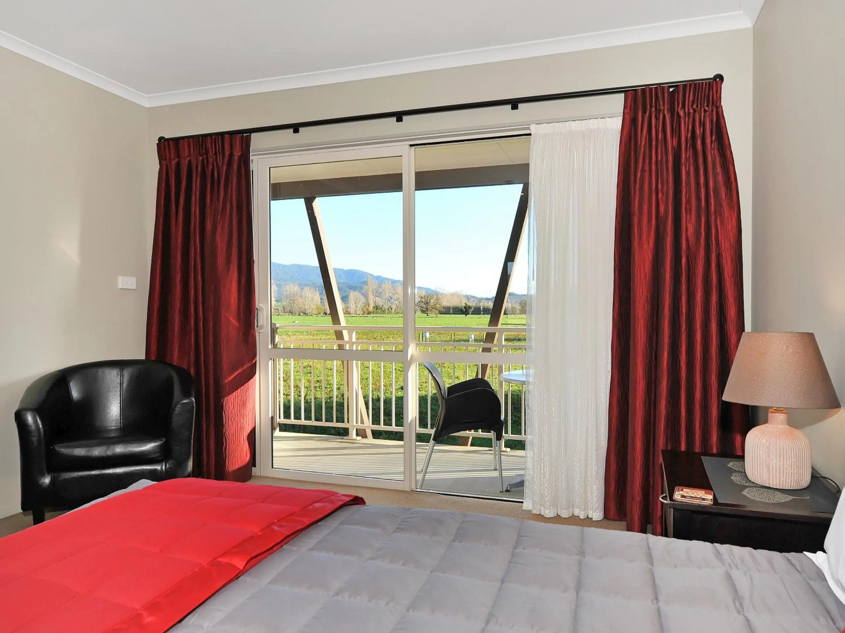 Photo of the whole room, Bed in Mohua Motels