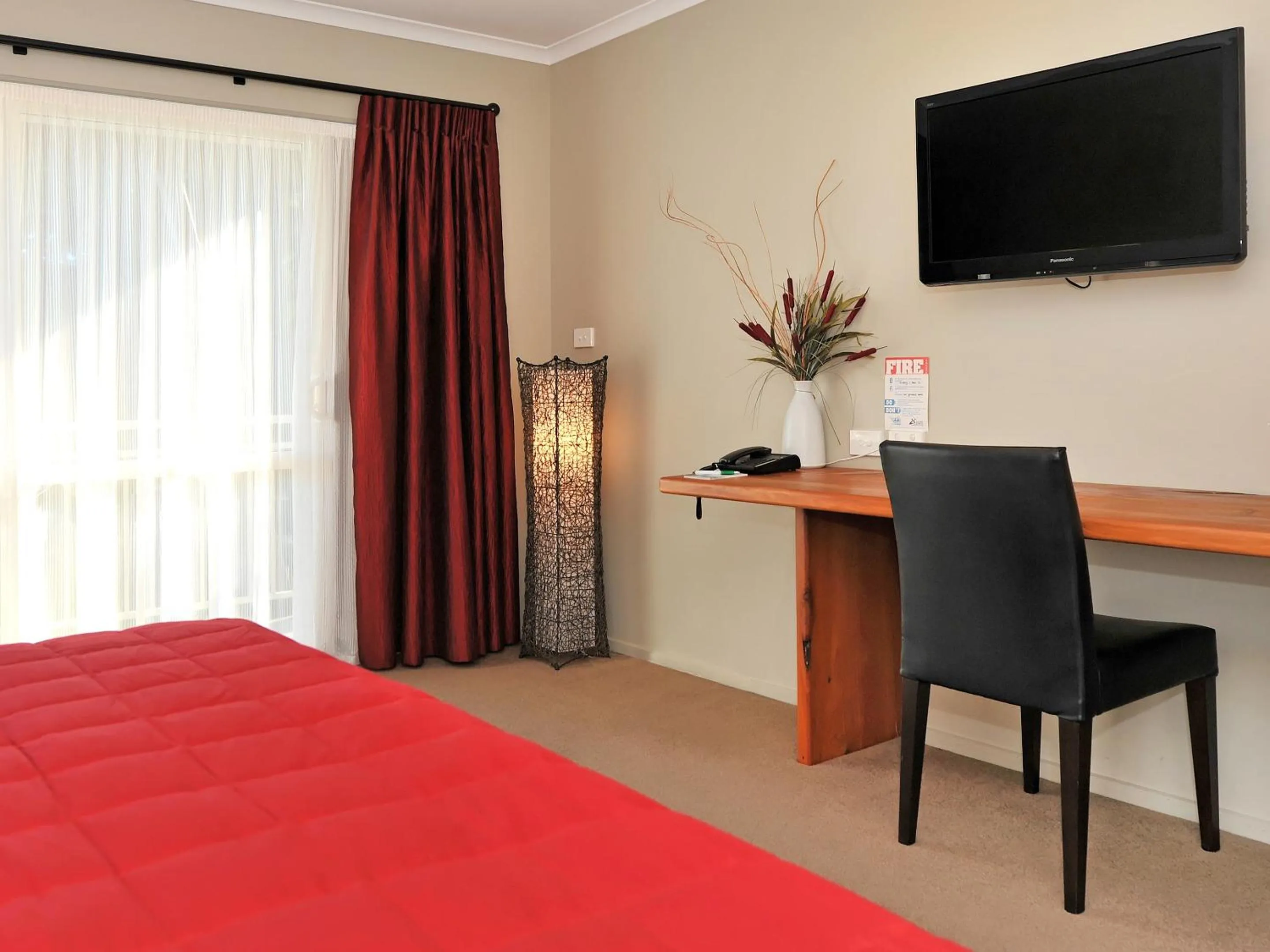 Photo of the whole room, Bed in Mohua Motels