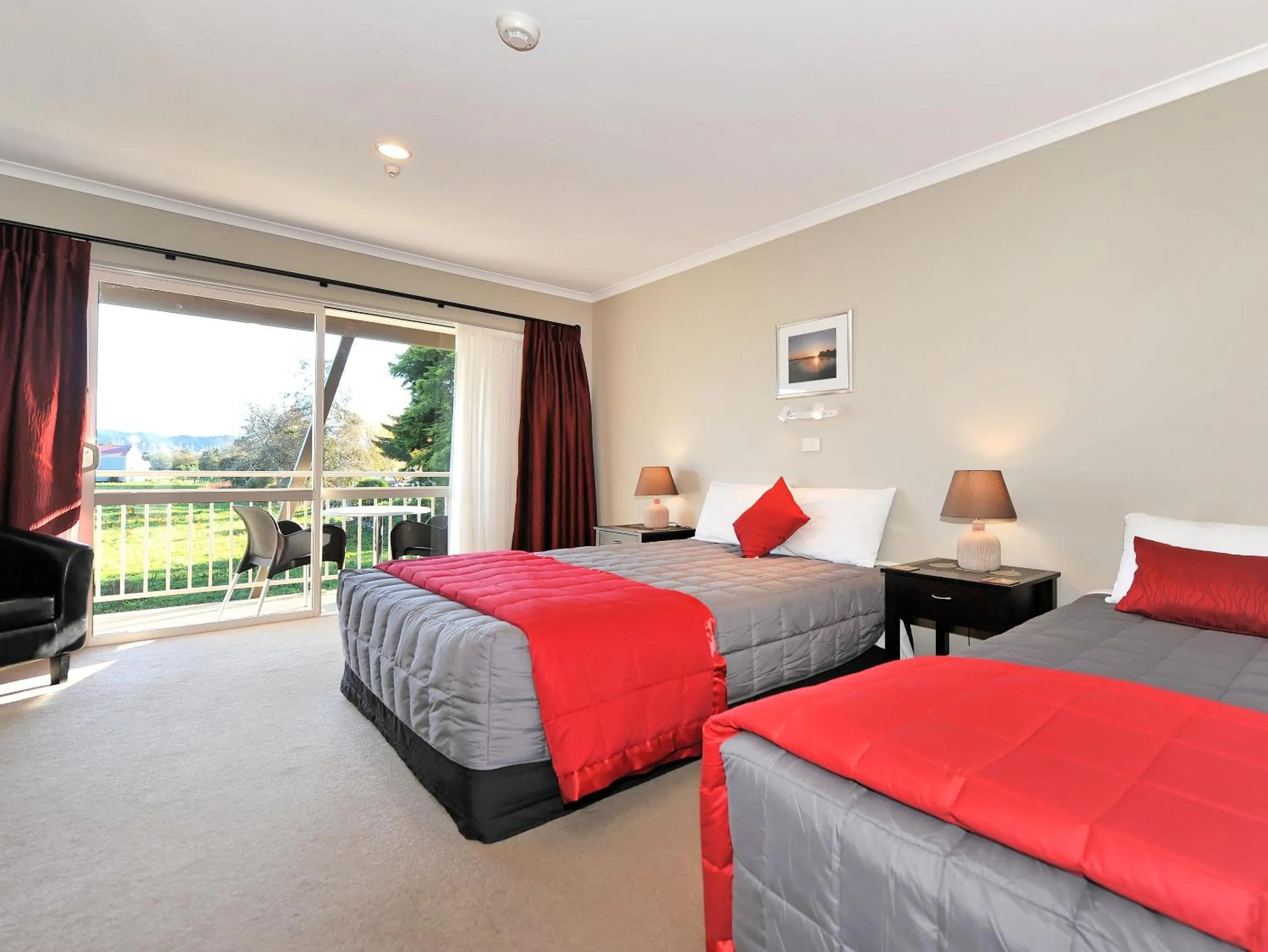 Photo of the whole room, Bed in Mohua Motels