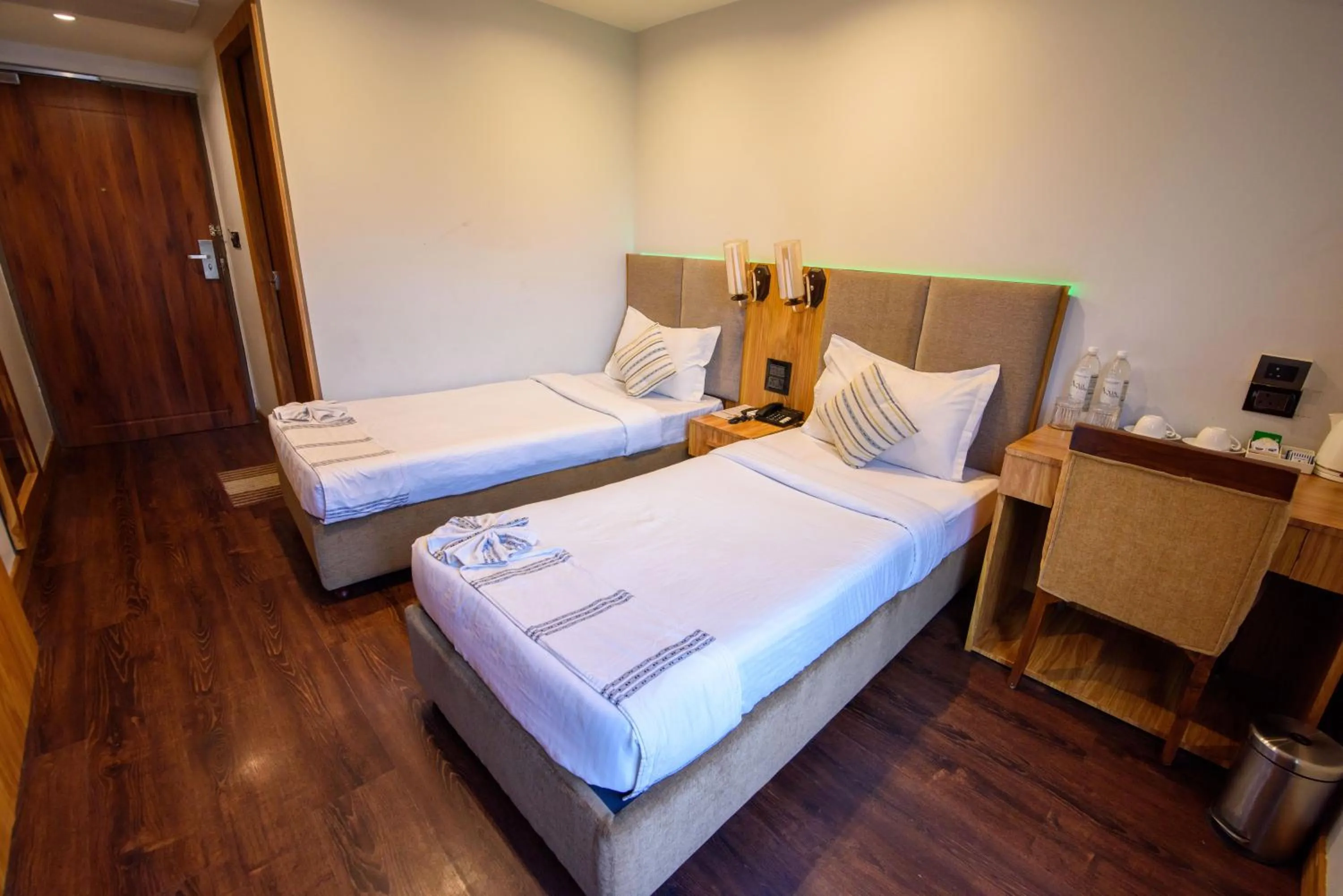 Bedroom, Bed in Emerald Hotel