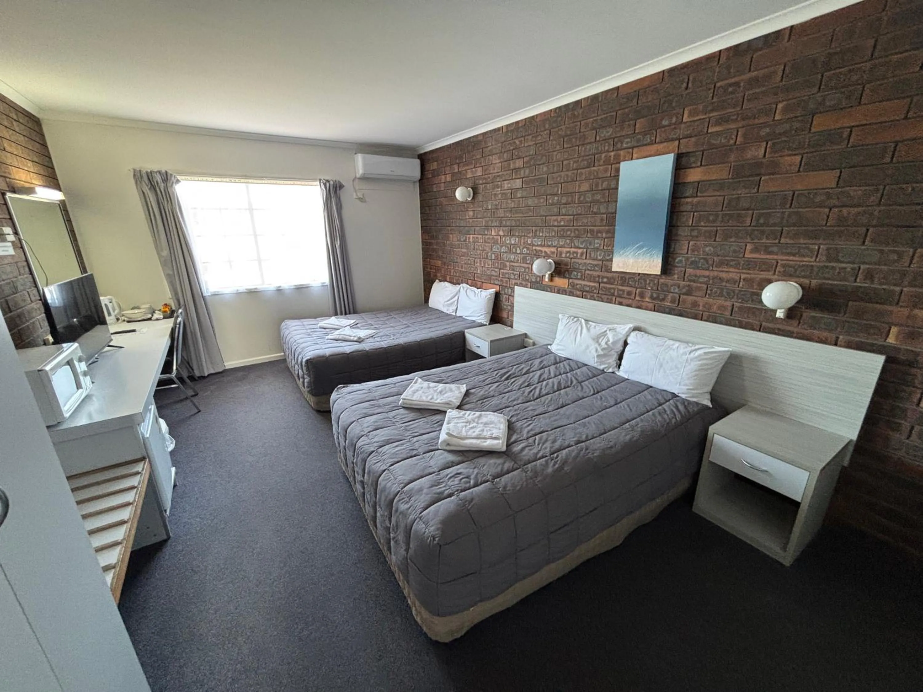 Bed in Shakespeare Motel