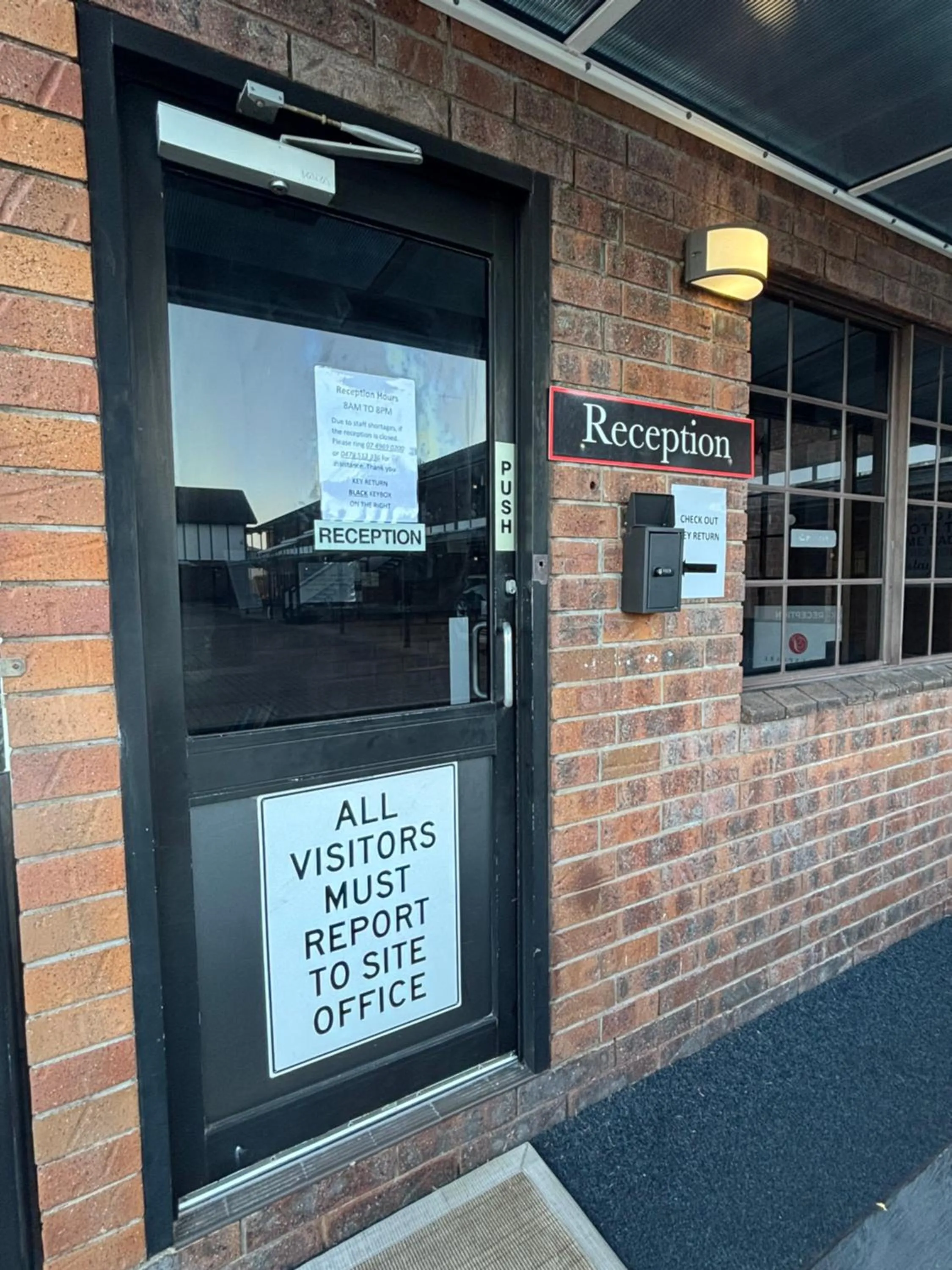 Facade/entrance in Shakespeare Motel