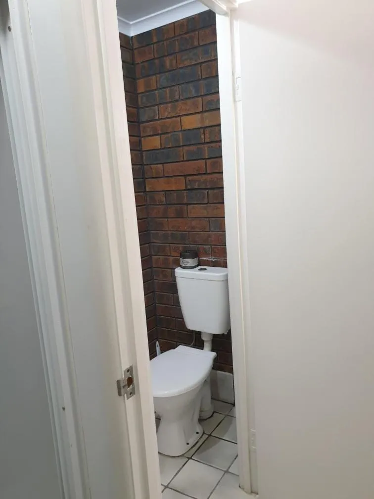 Bathroom in Shakespeare Motel