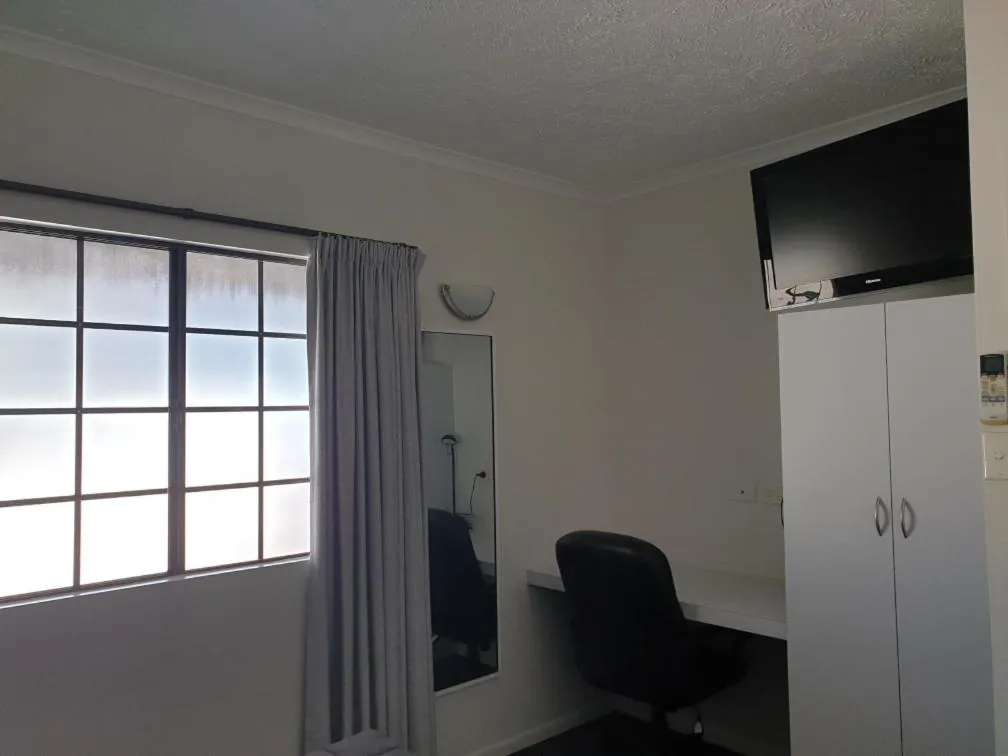 Bedroom in Shakespeare Motel