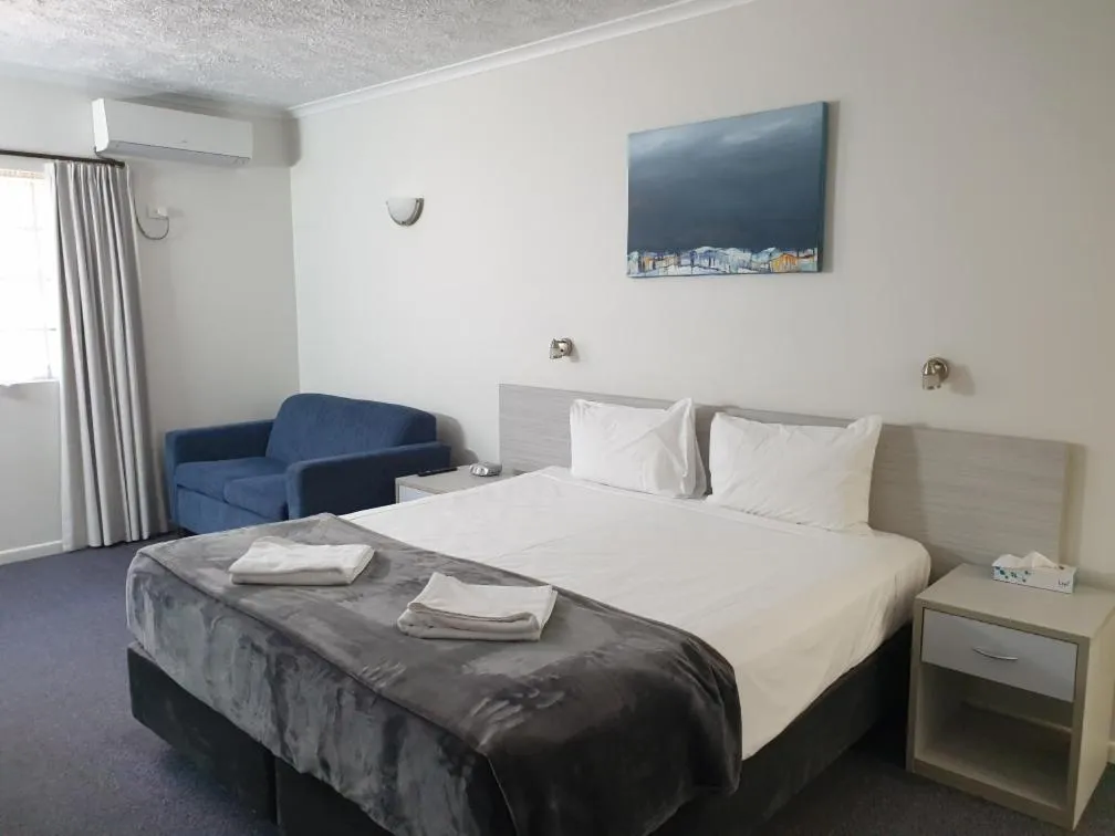 Bedroom, Bed in Shakespeare Motel