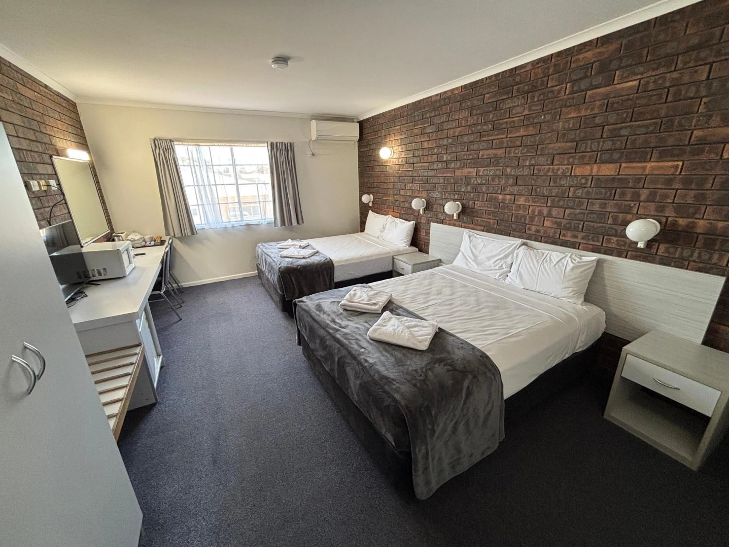 Bed in Shakespeare Motel