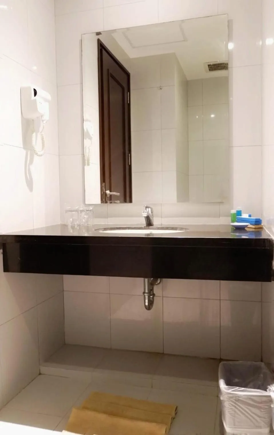 Toilet in Hotel Brothers Solo