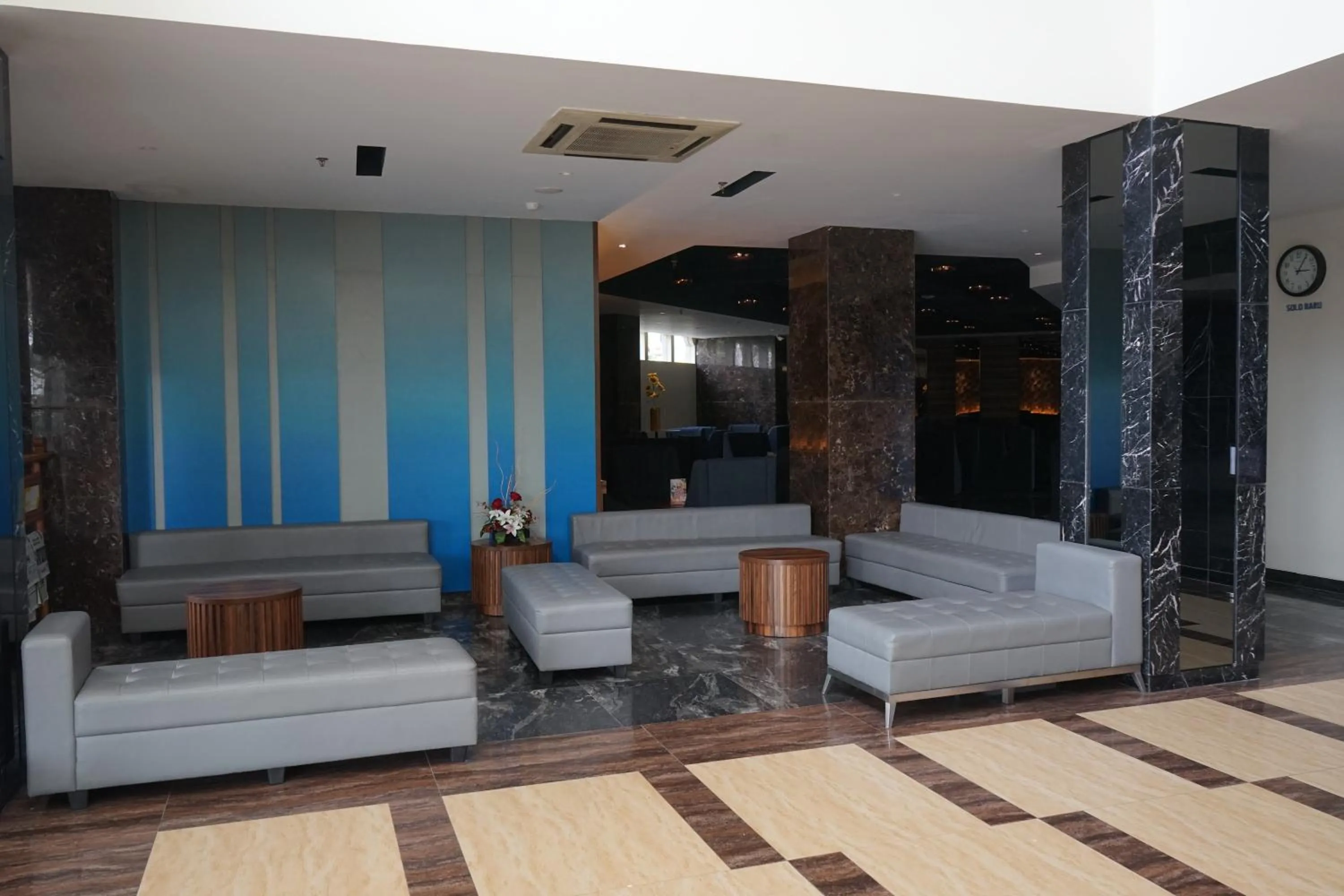 Lobby or reception in Hotel Brothers Solo