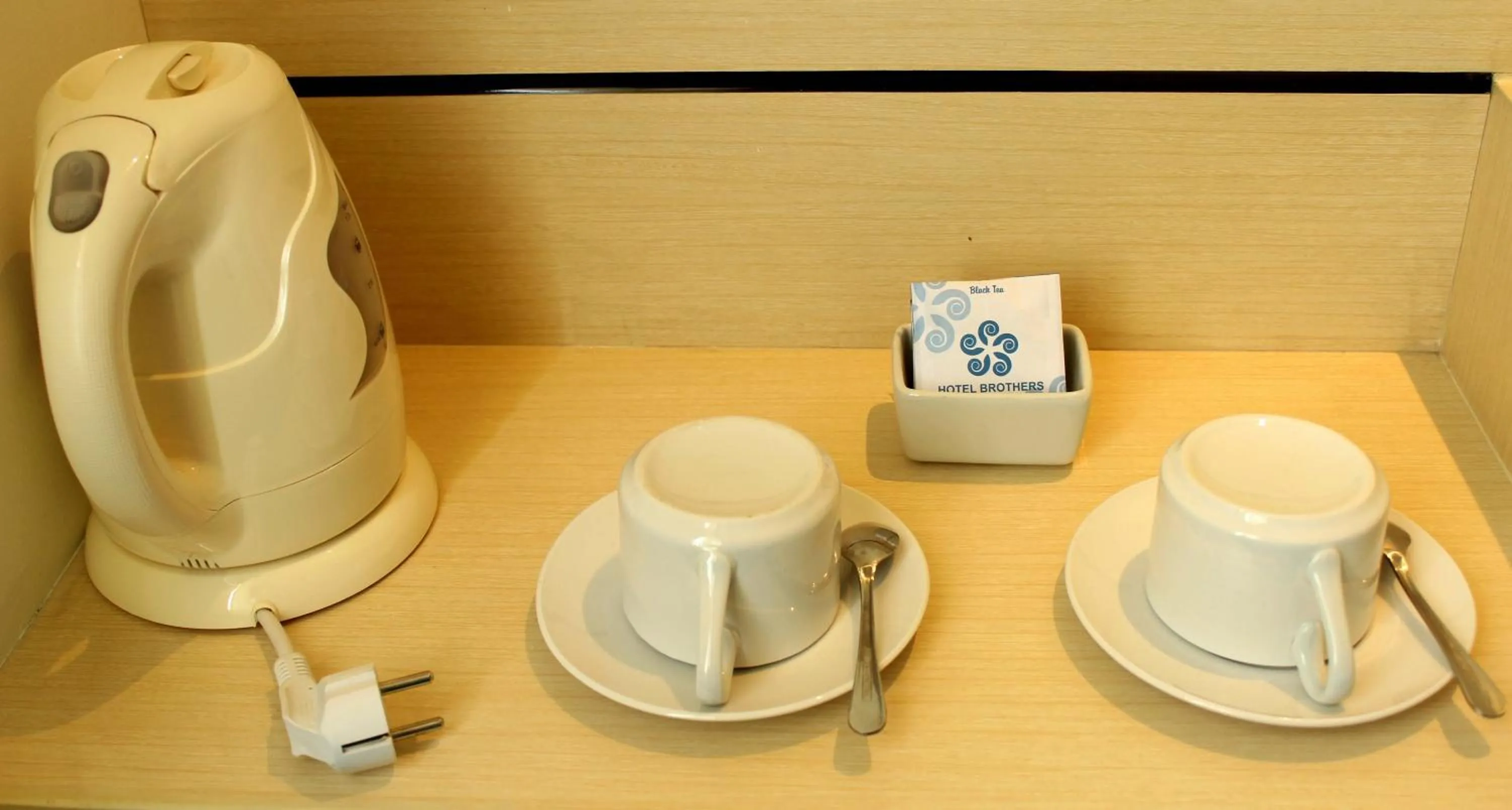 Coffee/tea facilities in Hotel Brothers Solo