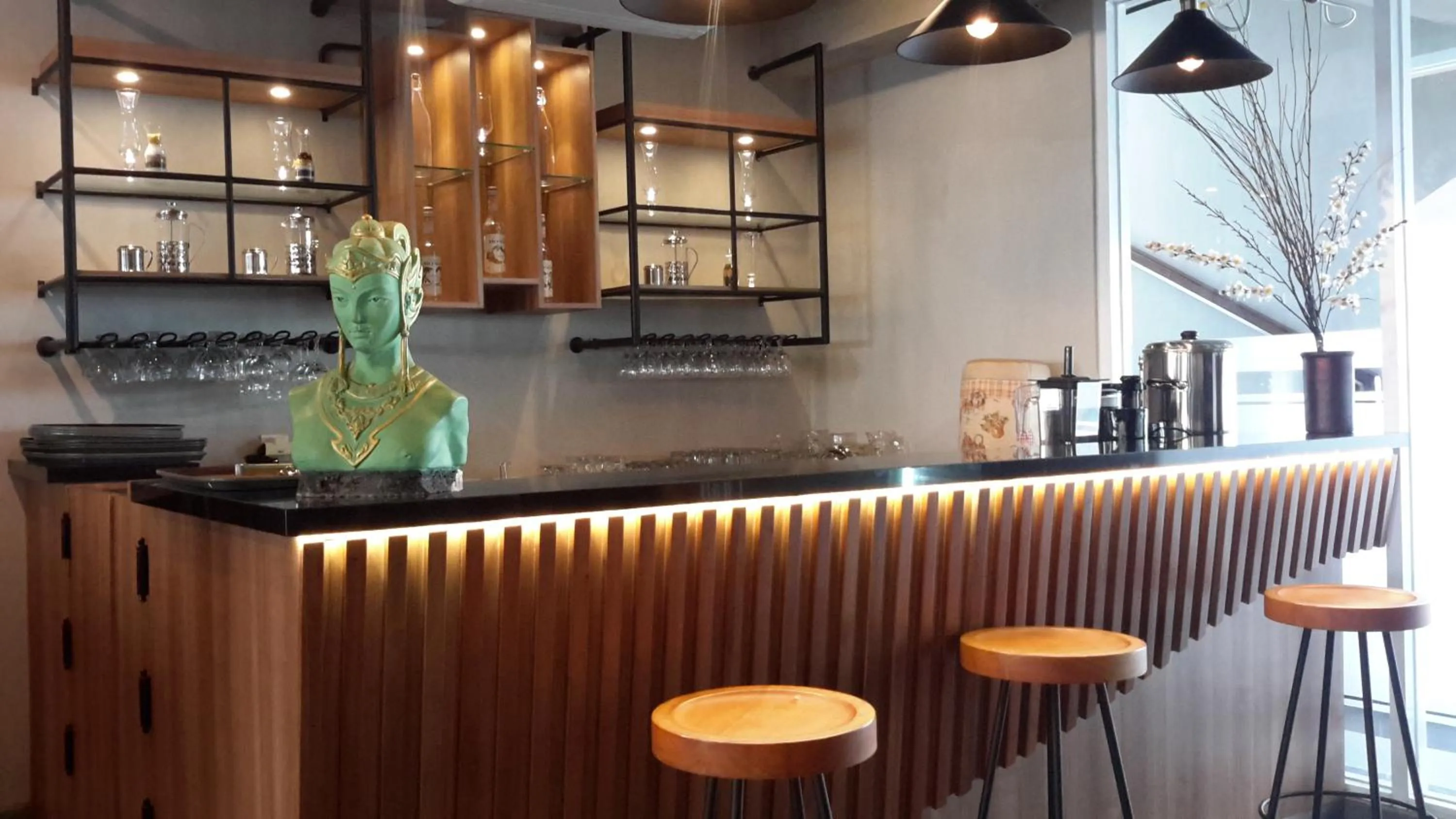 Restaurant/places to eat in Hotel Brothers Solo