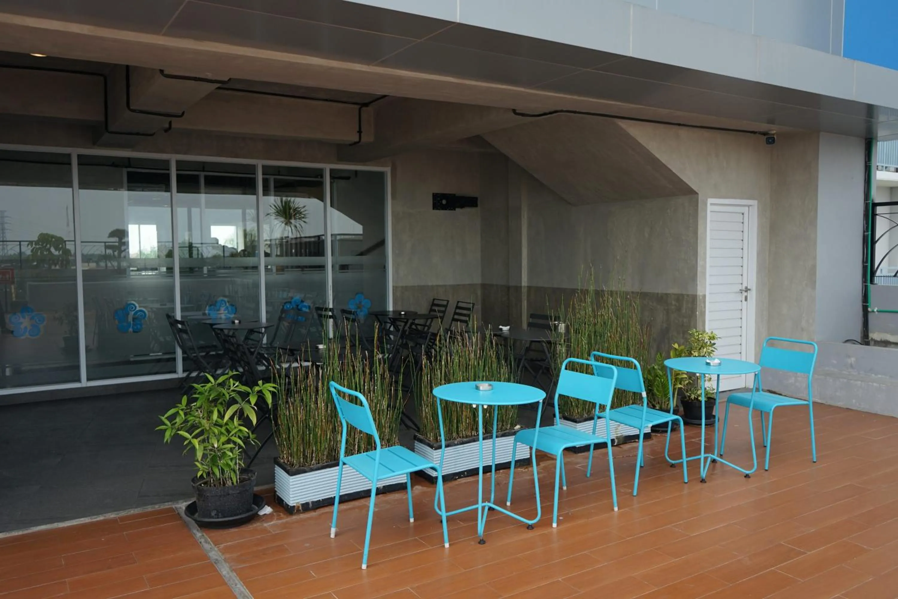 Restaurant/places to eat in Hotel Brothers Solo