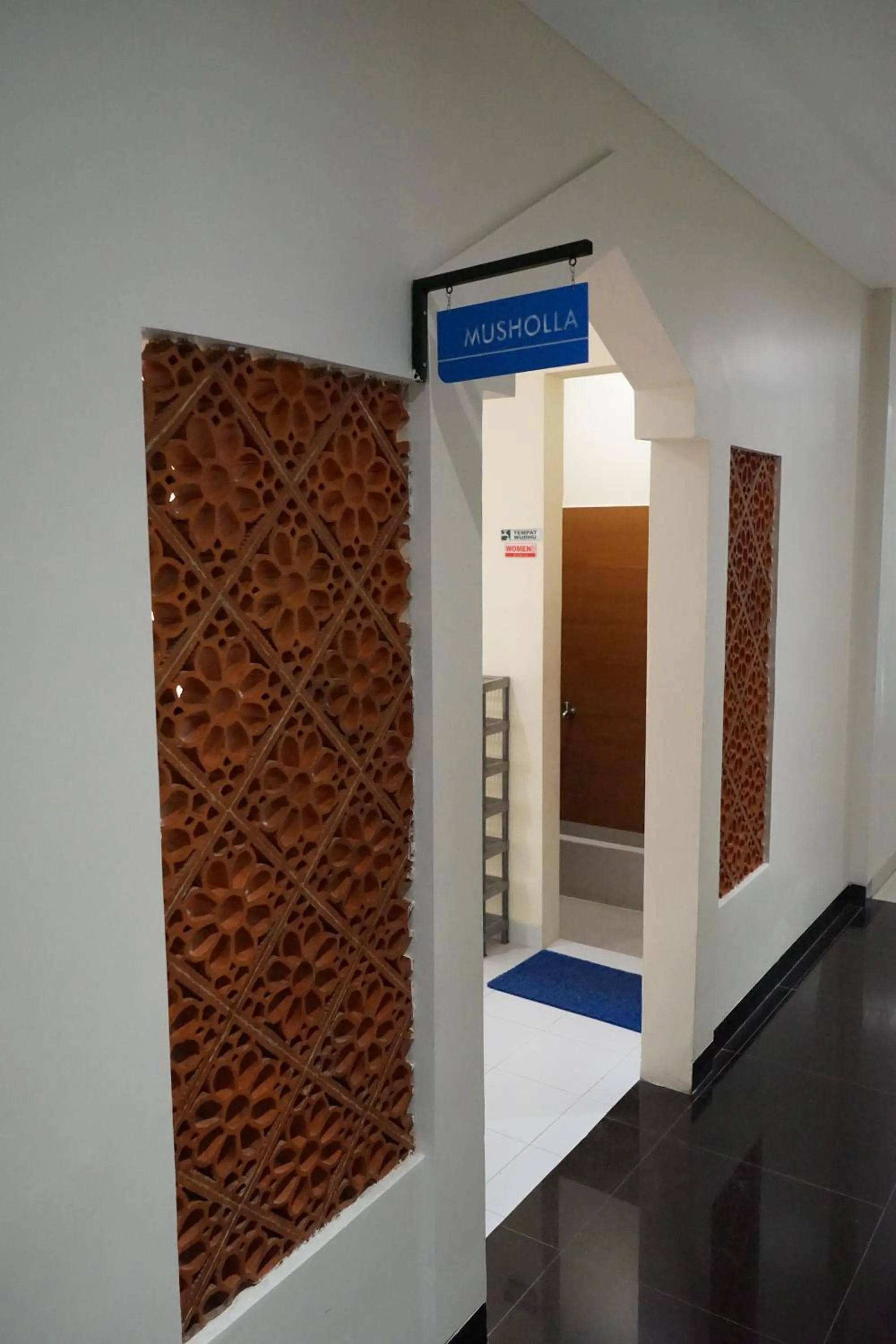 Other in Hotel Brothers Solo