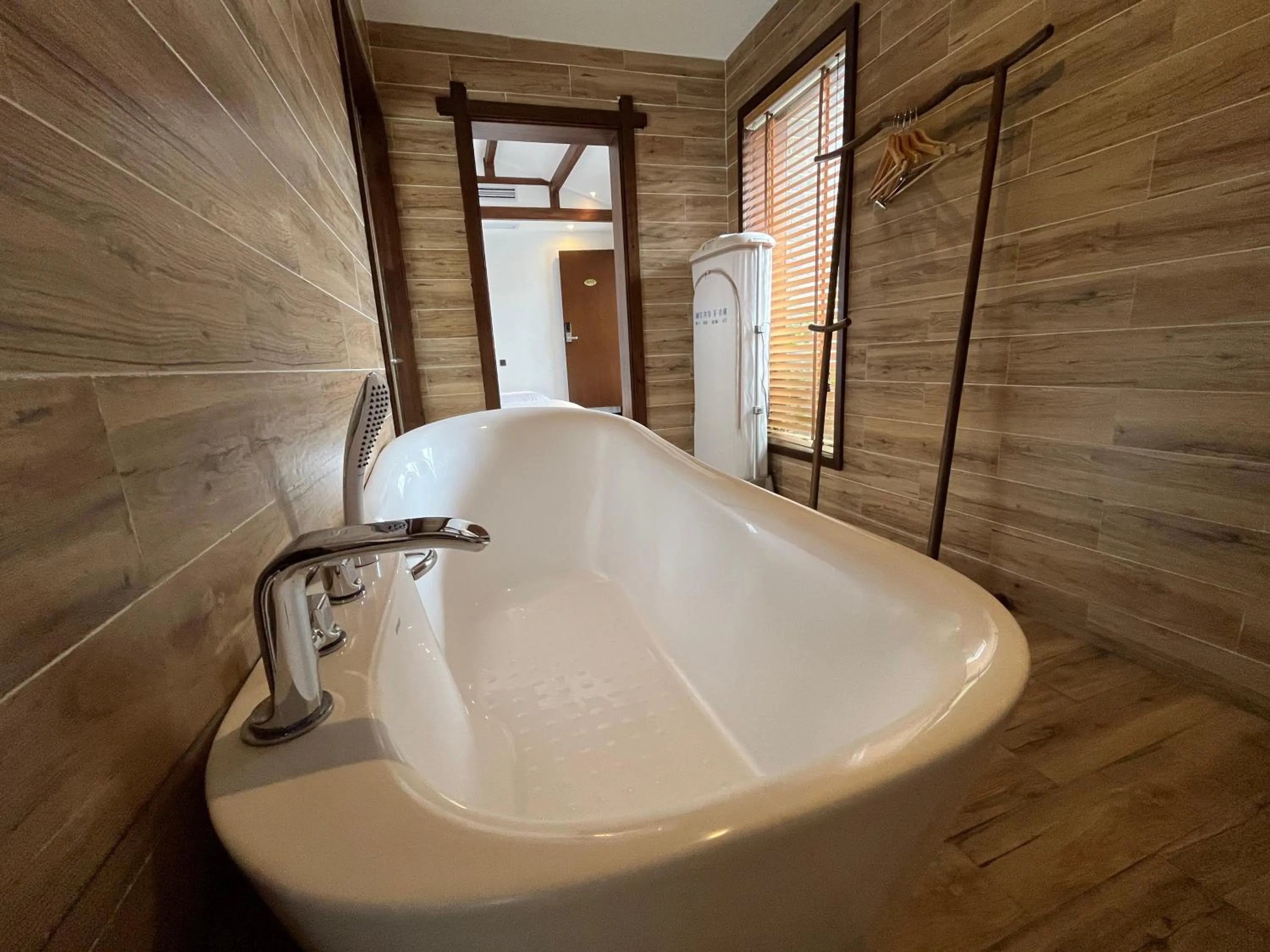 Bath in SecGarden Boutique Hotel