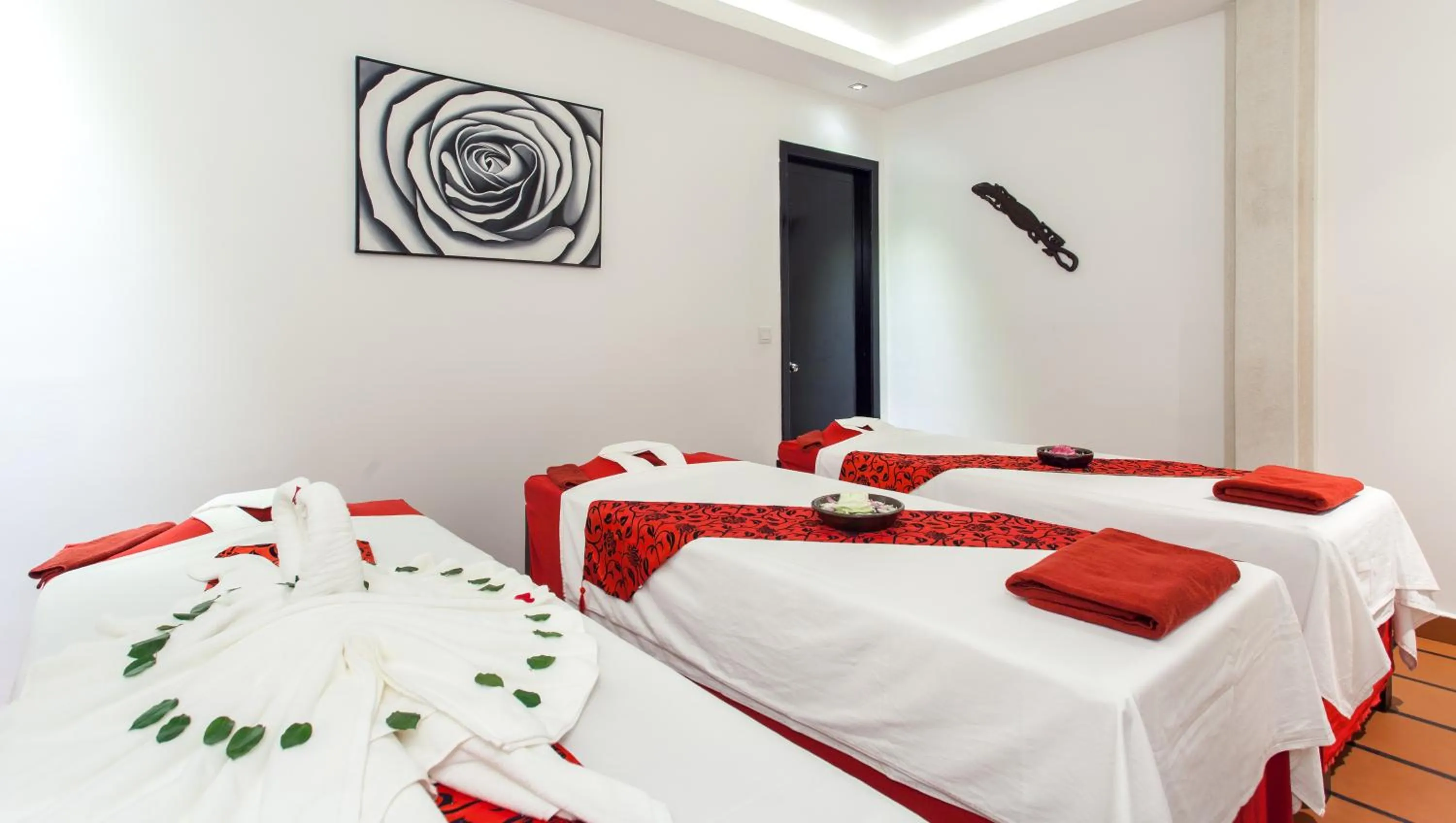Spa and wellness centre/facilities, Bed in La Rose Suites