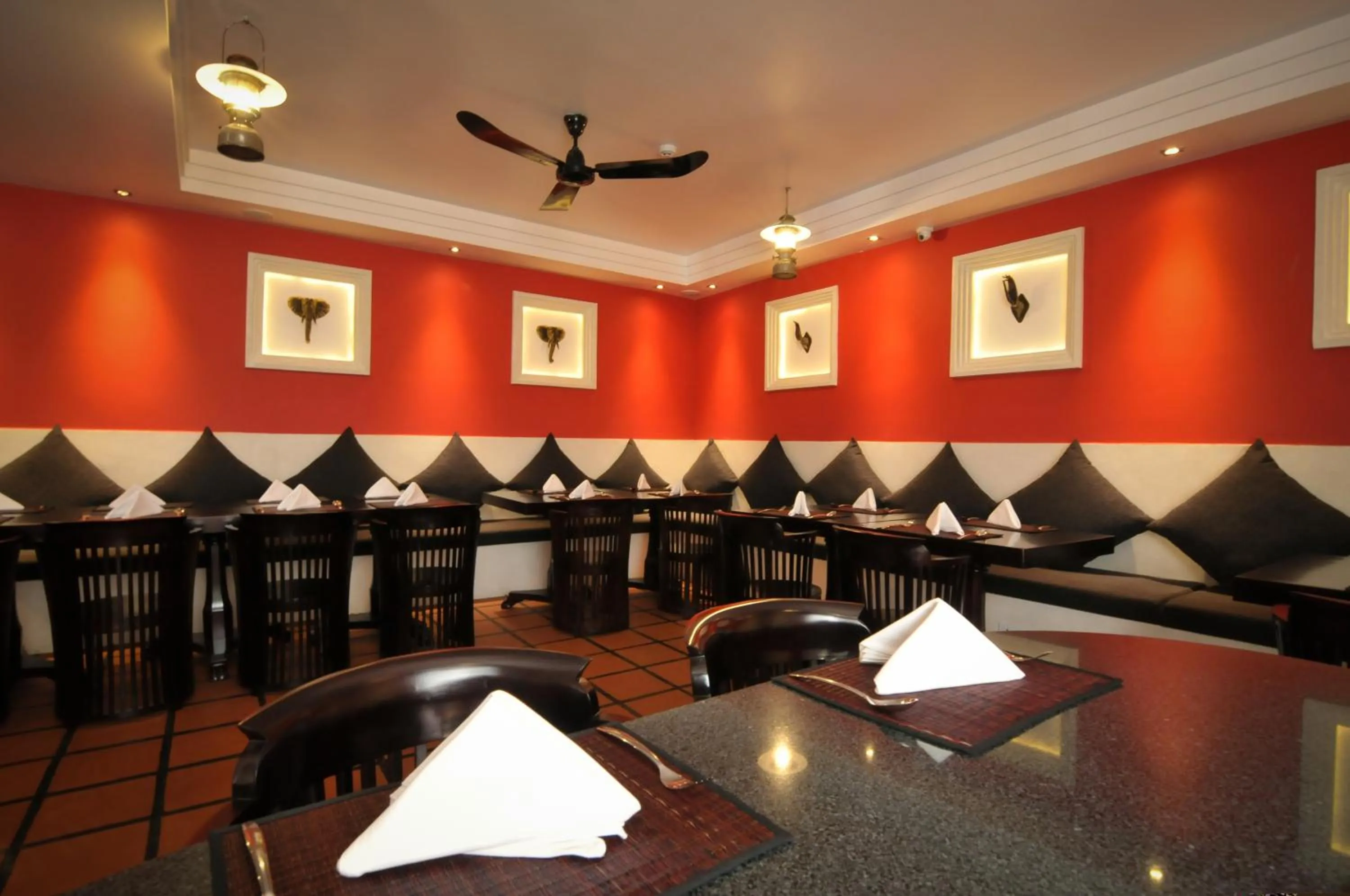 Restaurant/places to eat in La Rose Suites