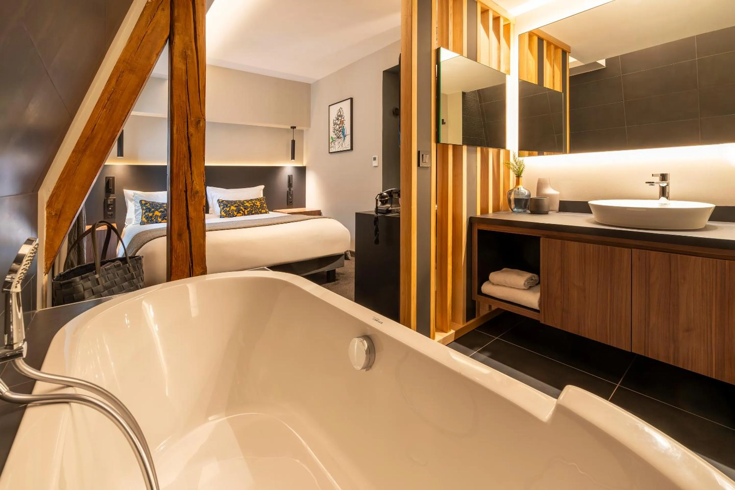 Bed in Best Western Premier Le Chapitre Hotel and Spa