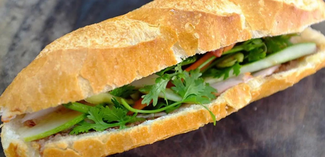 Food and drinks in Catba Papillon Garden Bungalows & Resort