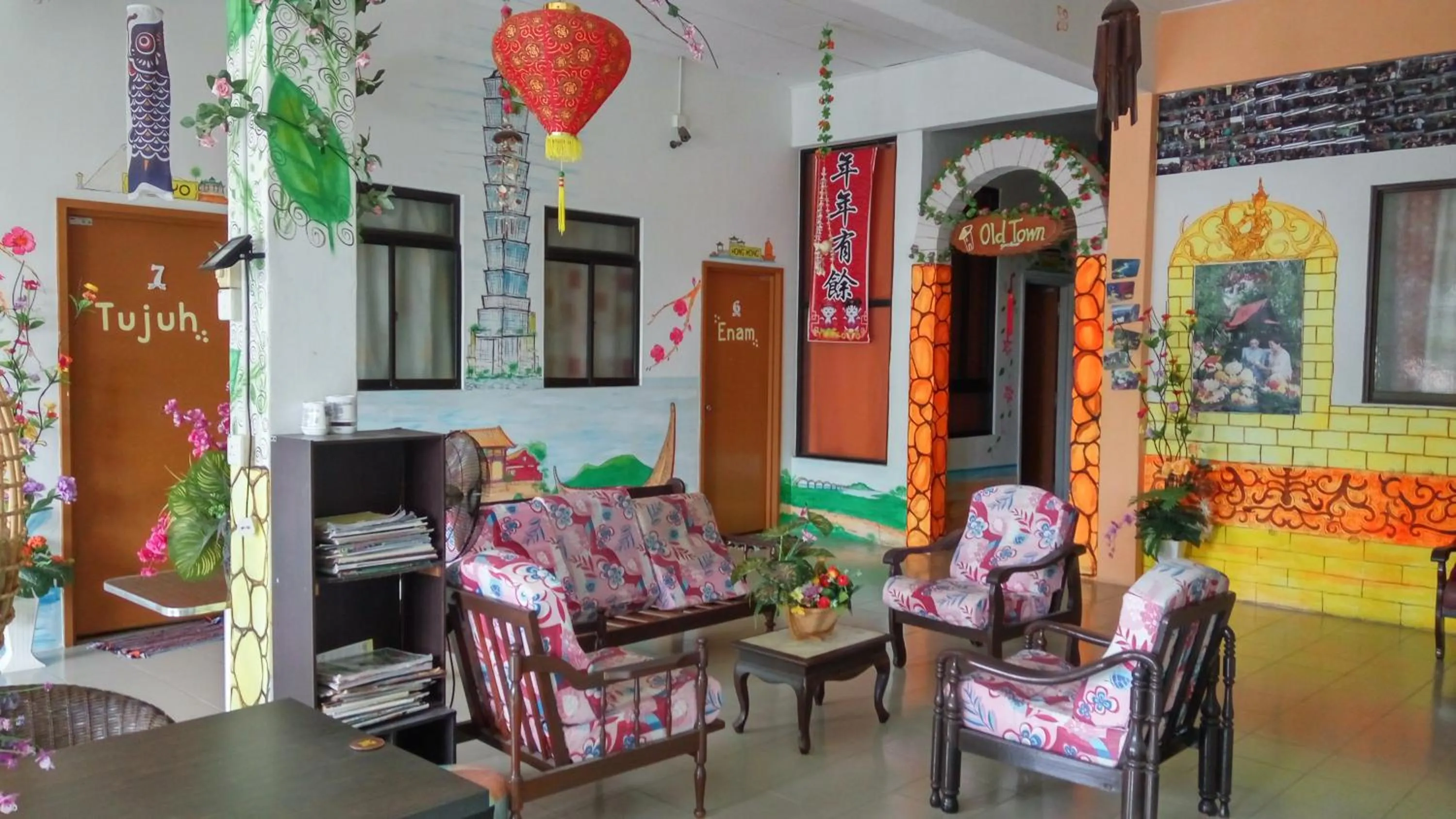 Lounge or bar in Old Town Guest House