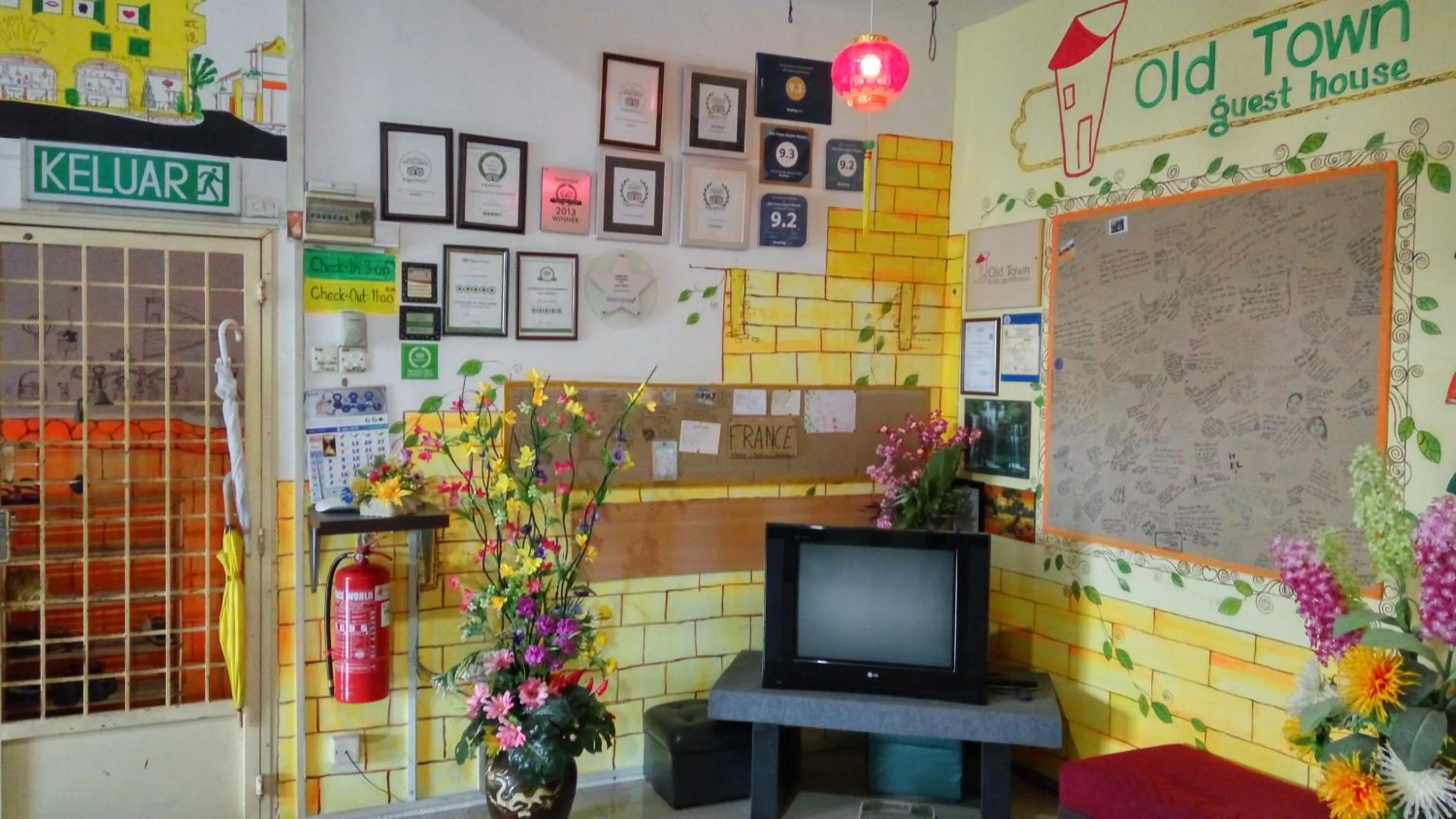 TV and multimedia in Old Town Guest House