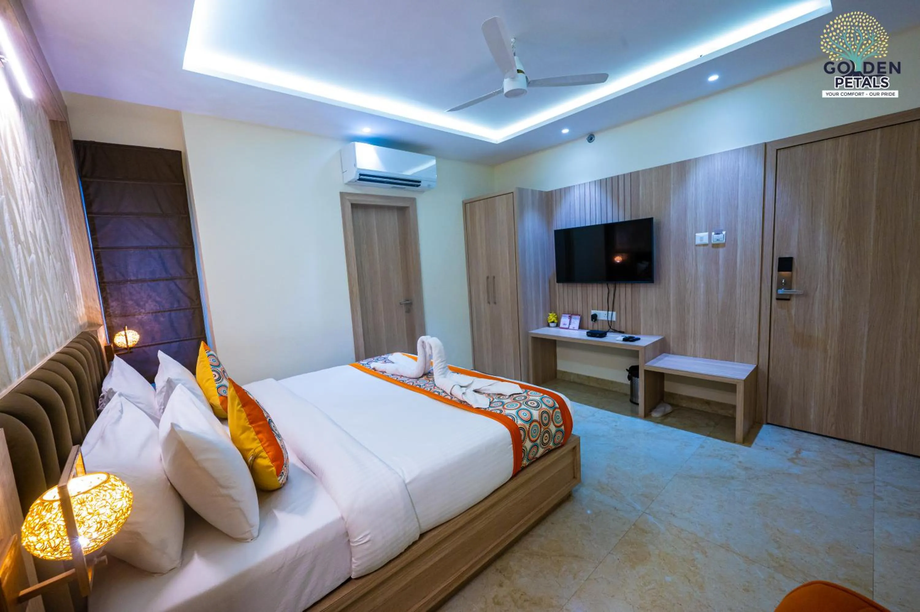 Bed in Hotel Golden Petals