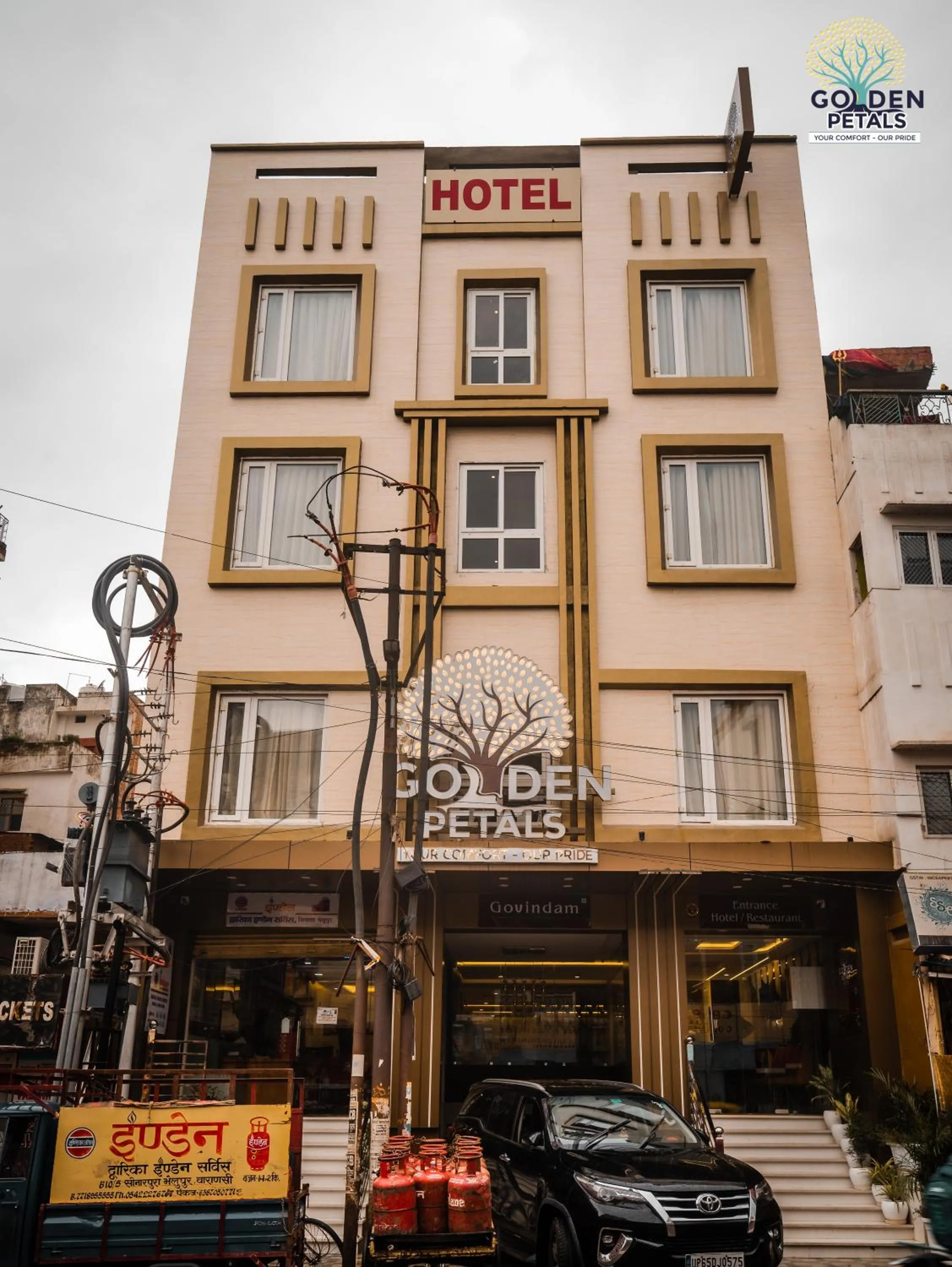 Hotel Golden Petals