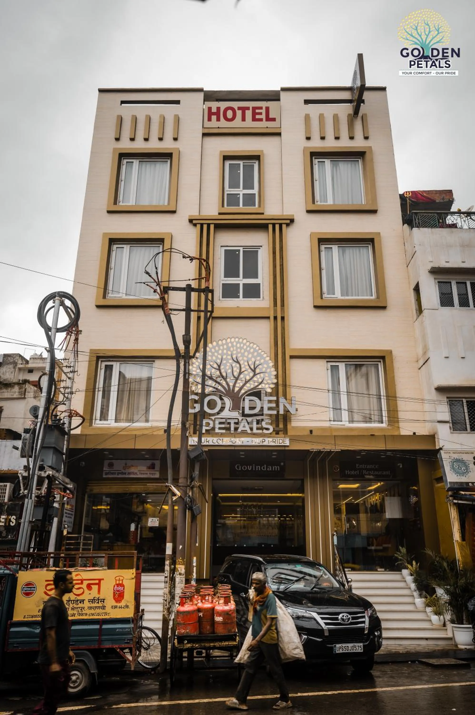 Hotel Golden Petals