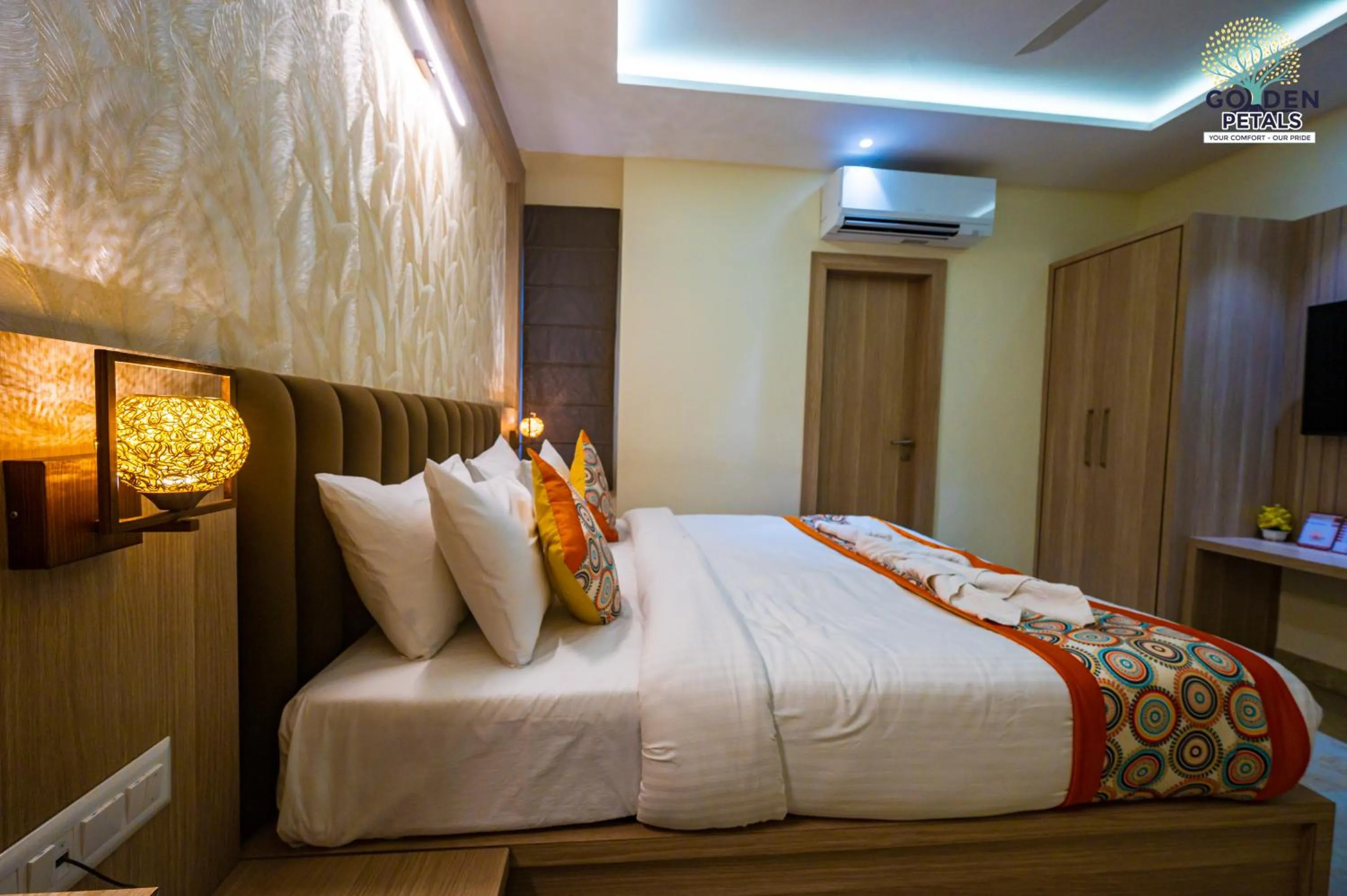 Bed in Hotel Golden Petals