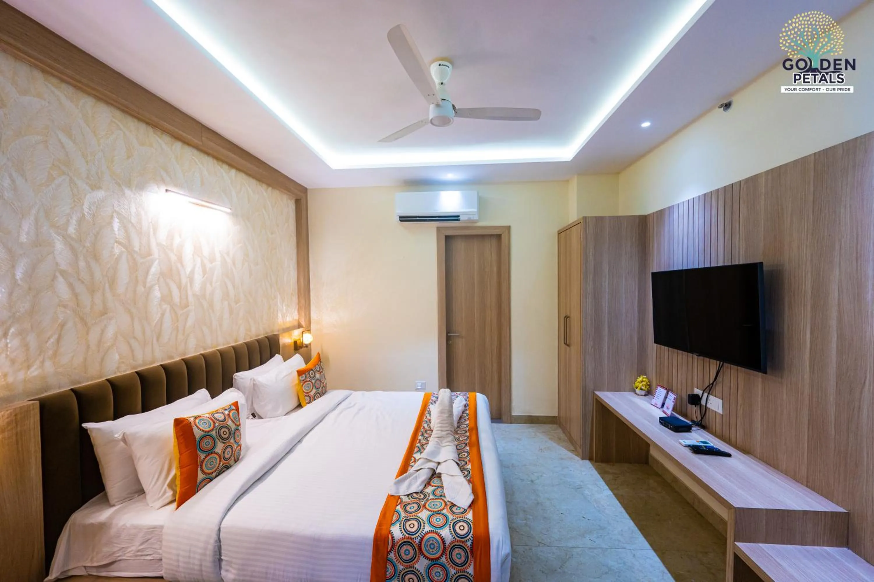 Bed in Hotel Golden Petals