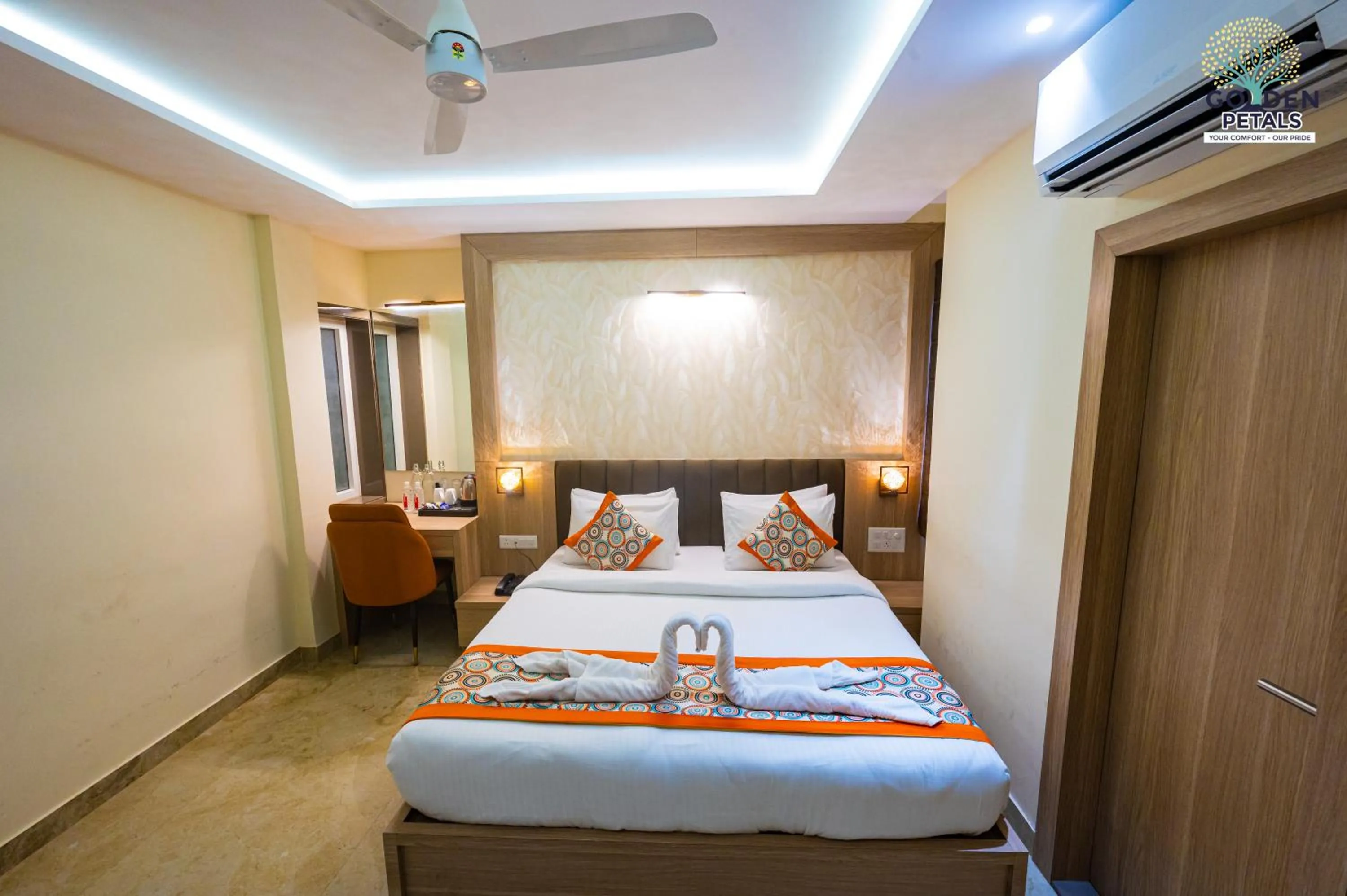 Bed in Hotel Golden Petals