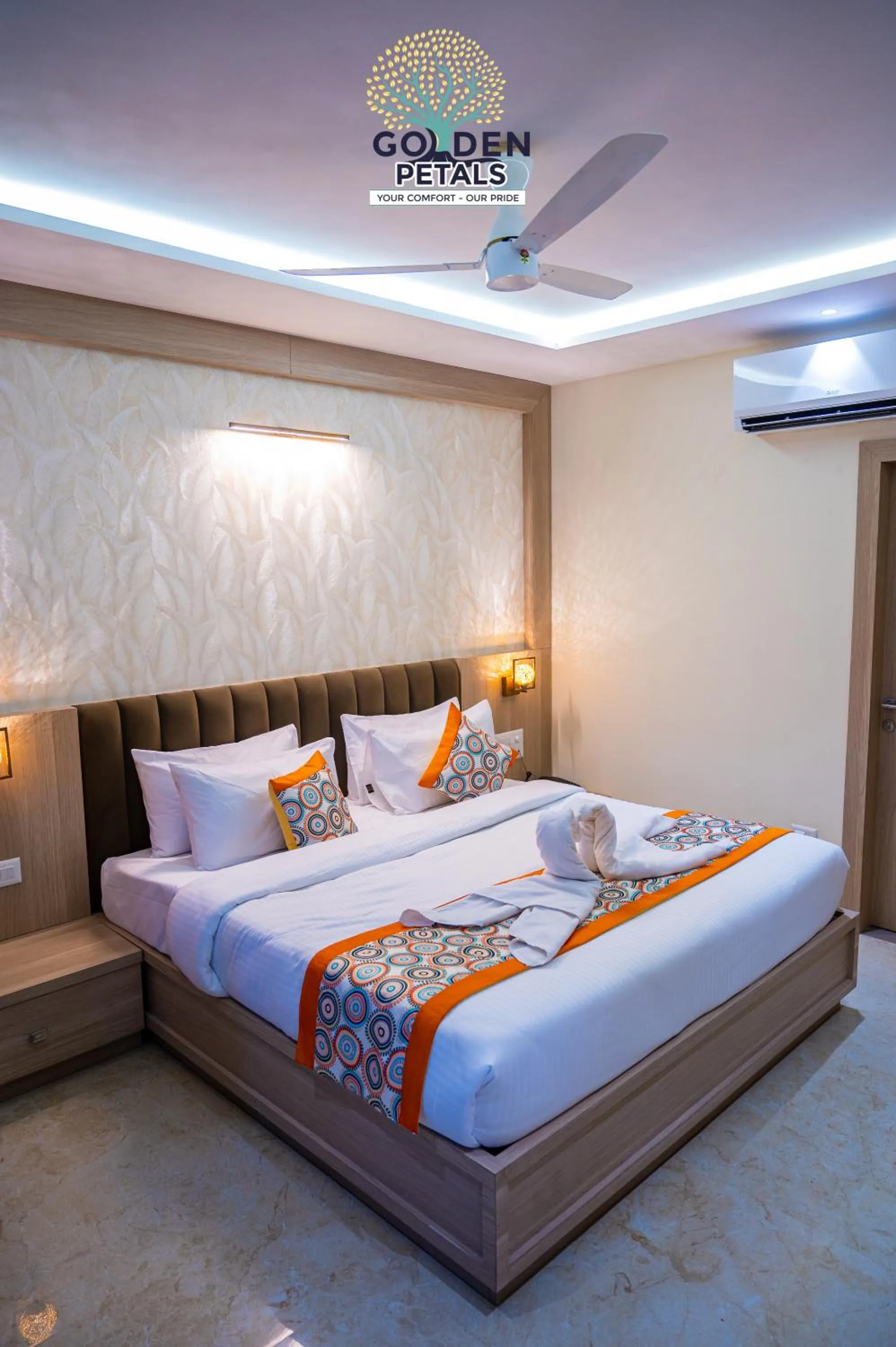 Bed in Hotel Golden Petals