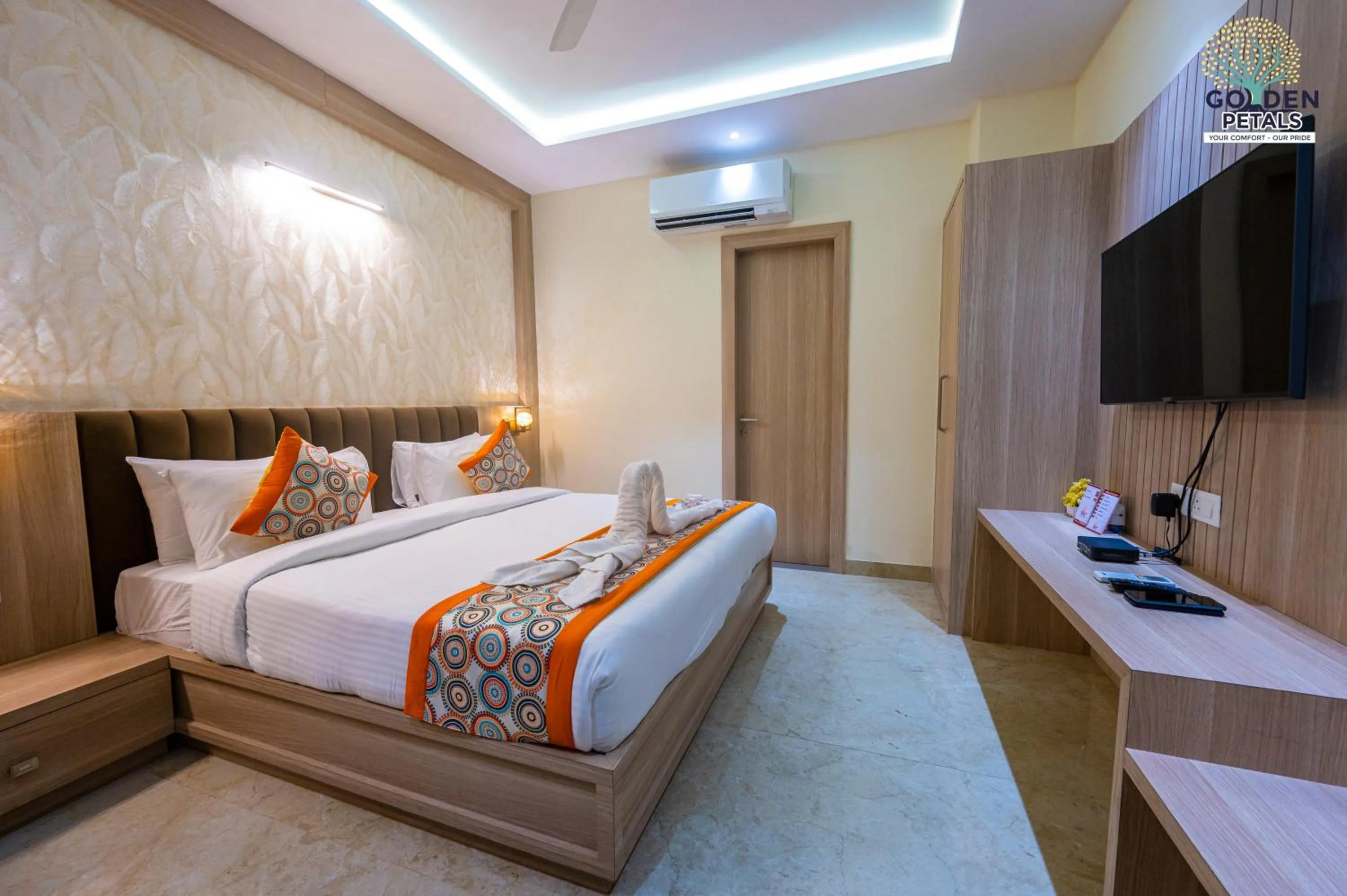 Bed in Hotel Golden Petals