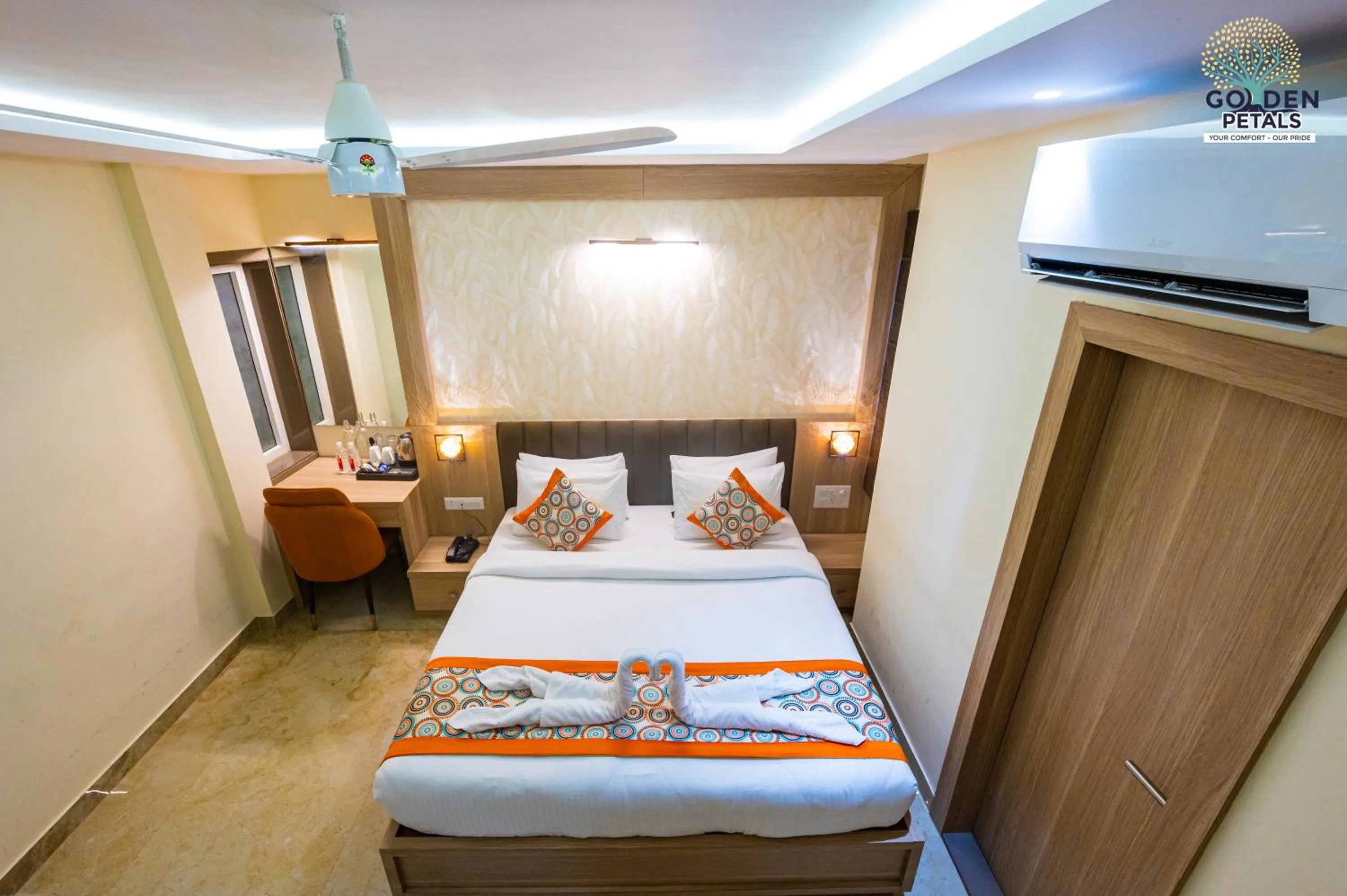 Bed in Hotel Golden Petals