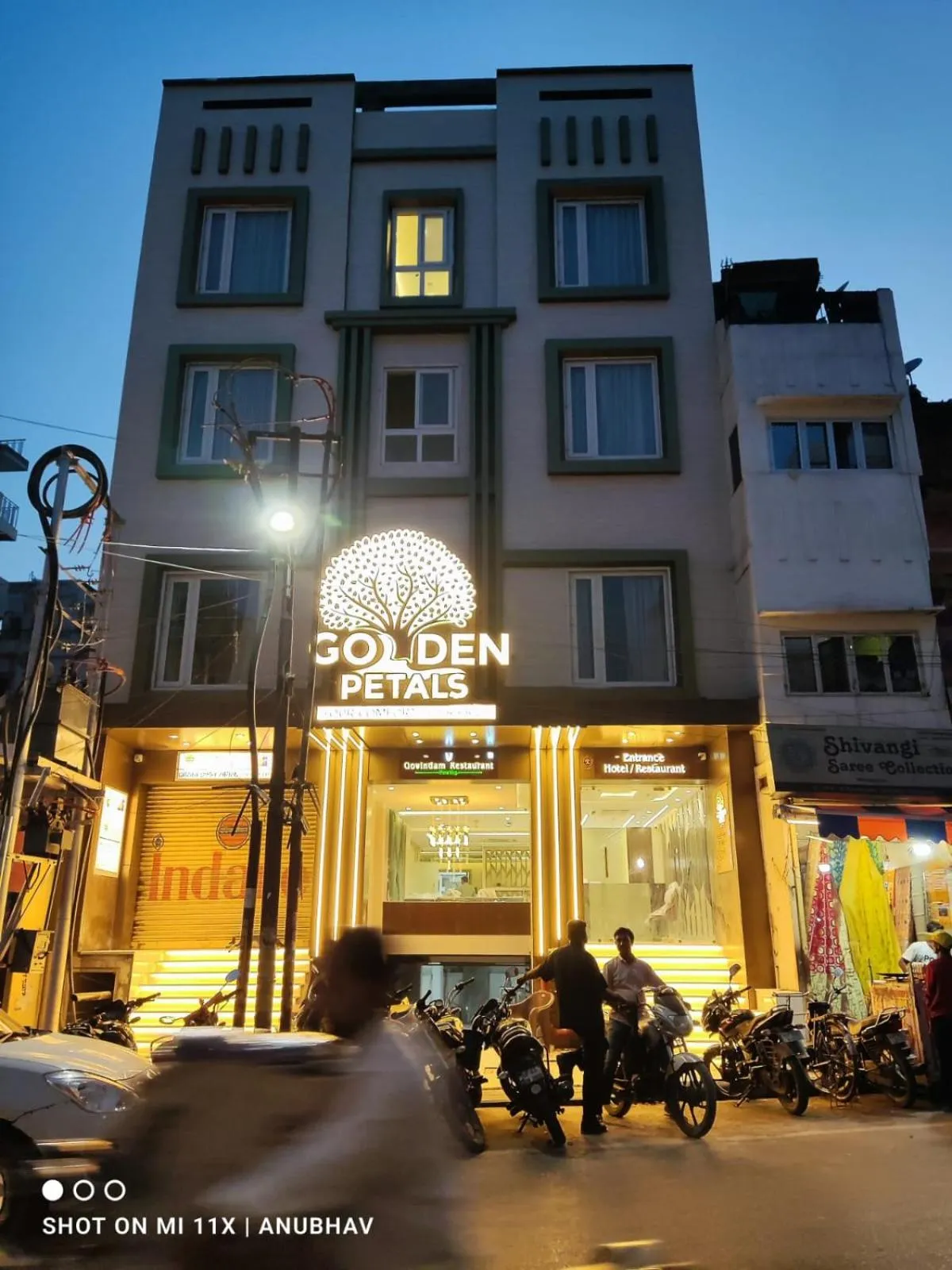 Hotel Golden Petals