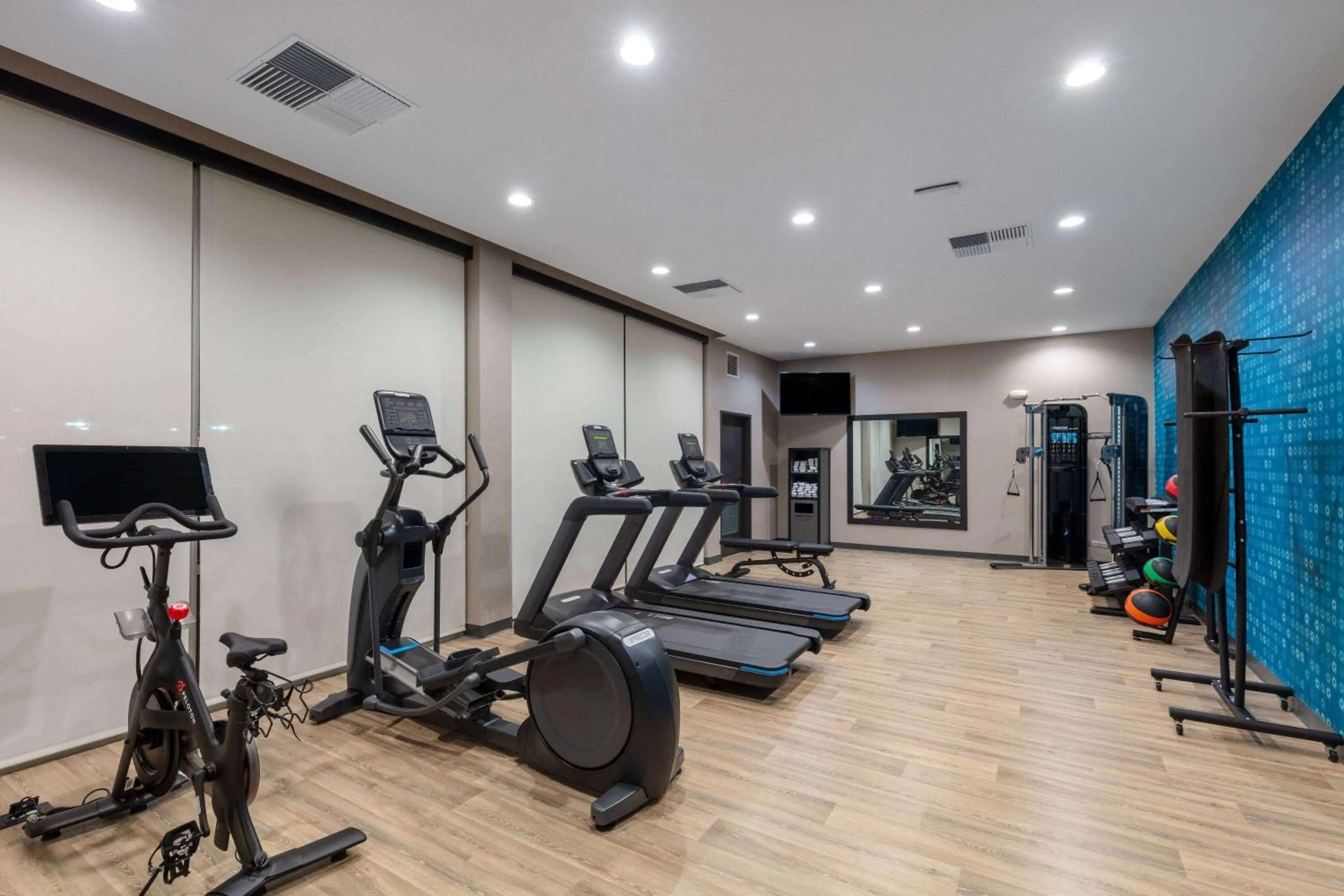 Fitness centre/facilities in La Quinta Inn & Suites by Wyndham Centralia