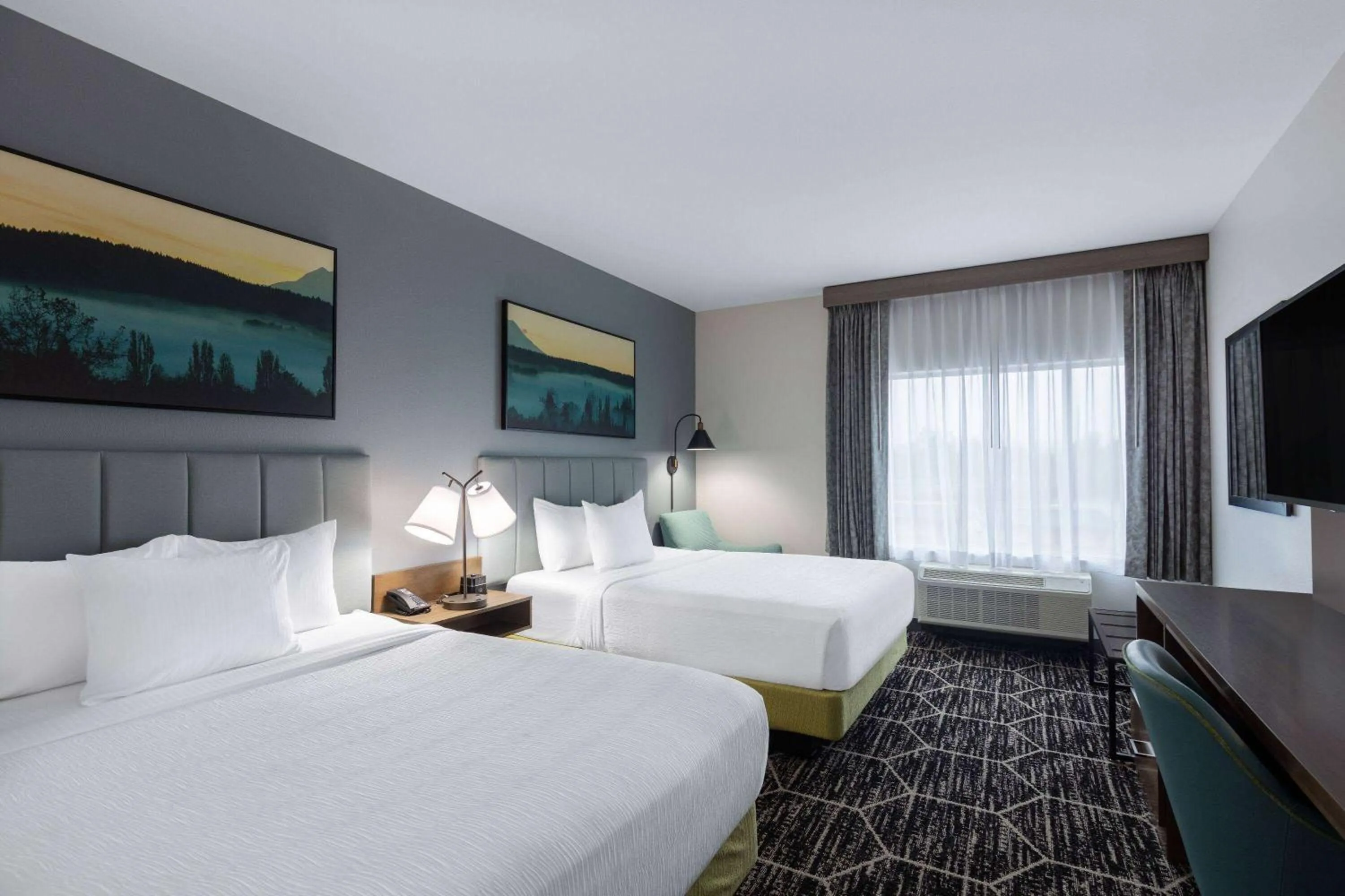 Photo of the whole room, Bed in La Quinta Inn & Suites by Wyndham Centralia