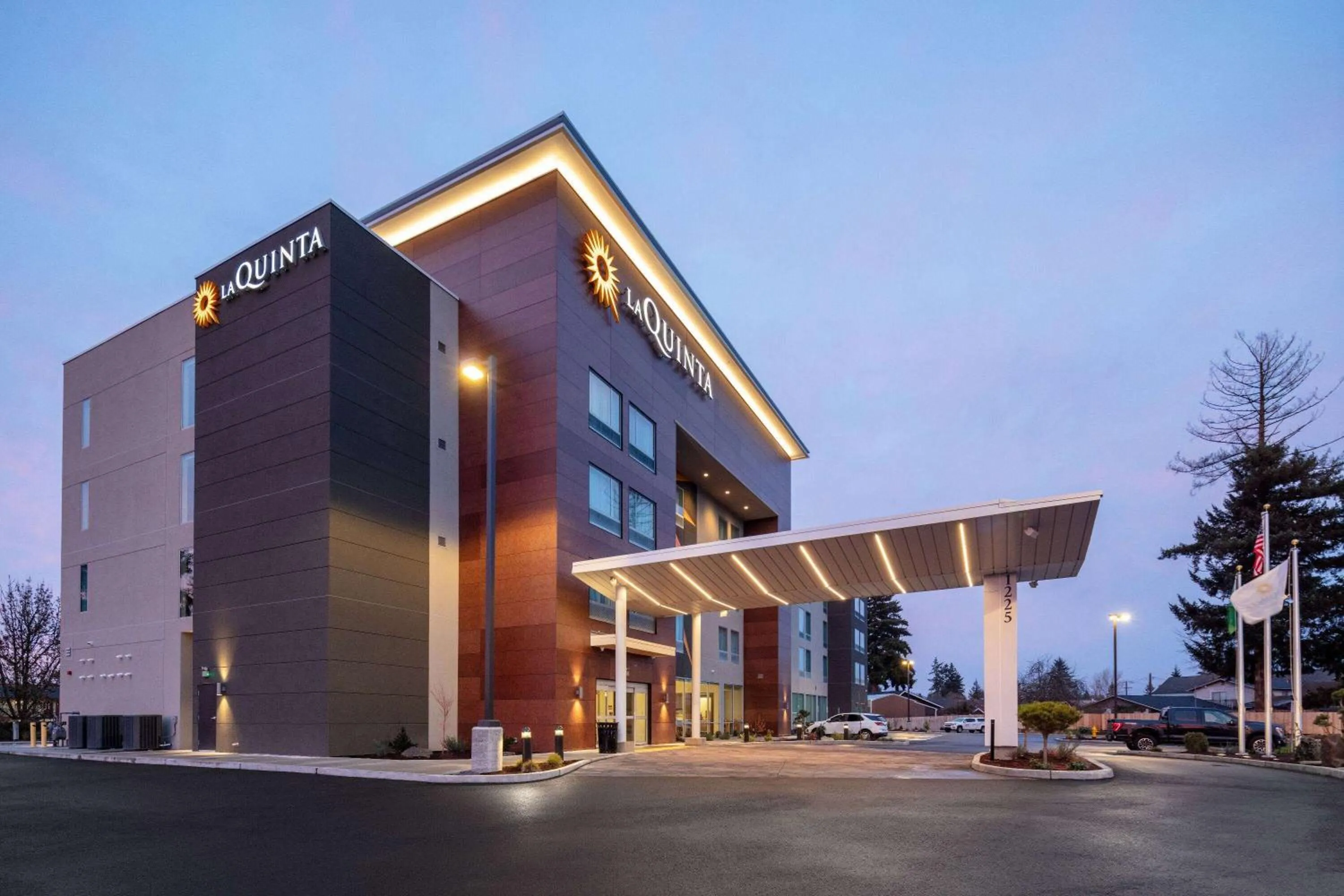Property building in La Quinta Inn & Suites by Wyndham Centralia