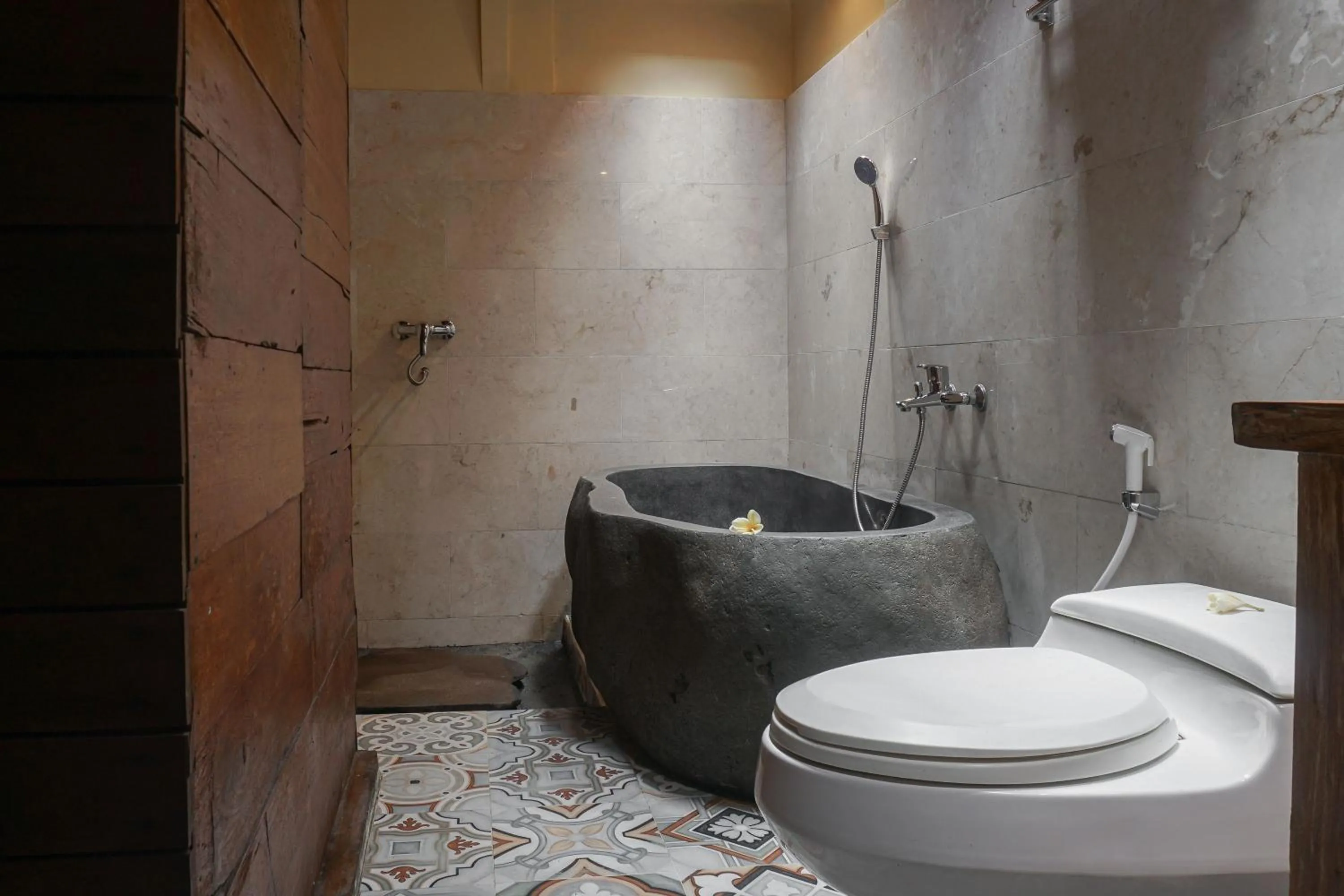 Toilet in Uma Linggah Resort by Puri Signatures