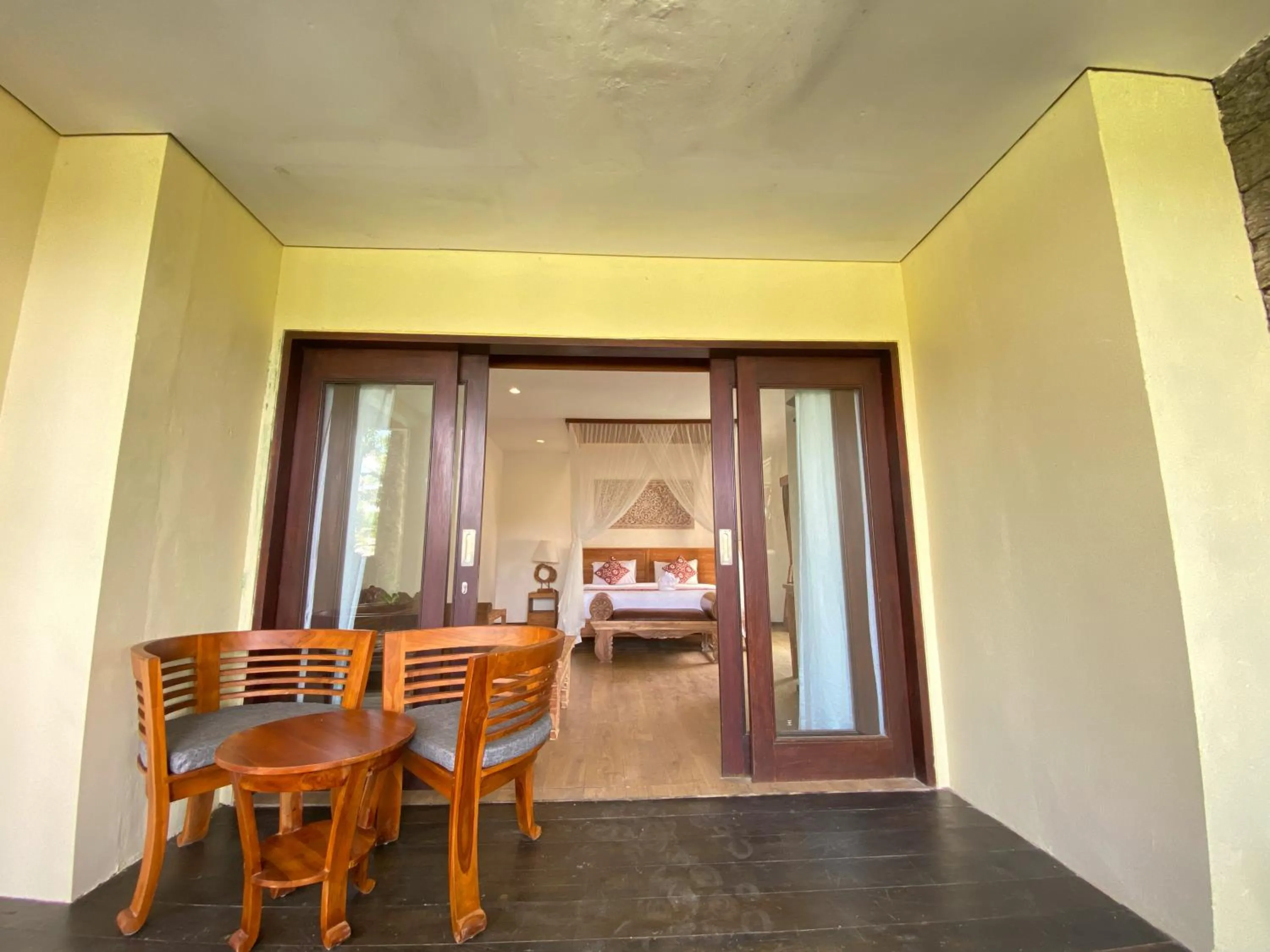 Living room in Uma Linggah Resort by Puri Signatures